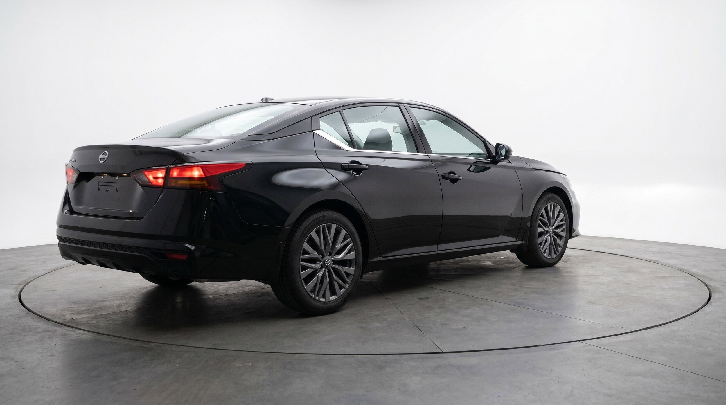 Thumbnail: 2025 Nissan Altima - 9