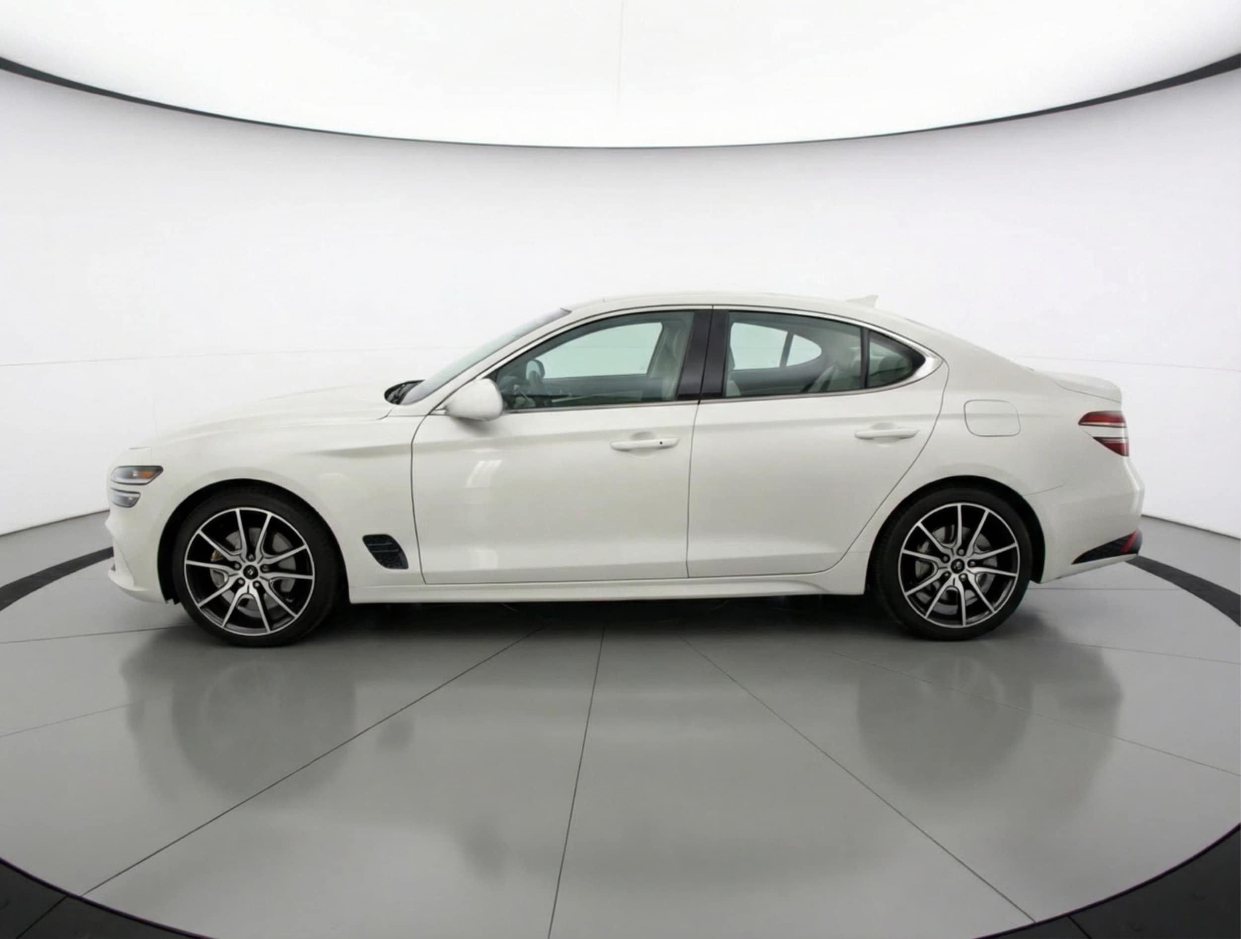 Thumbnail: 2025 Genesis G70 - 4