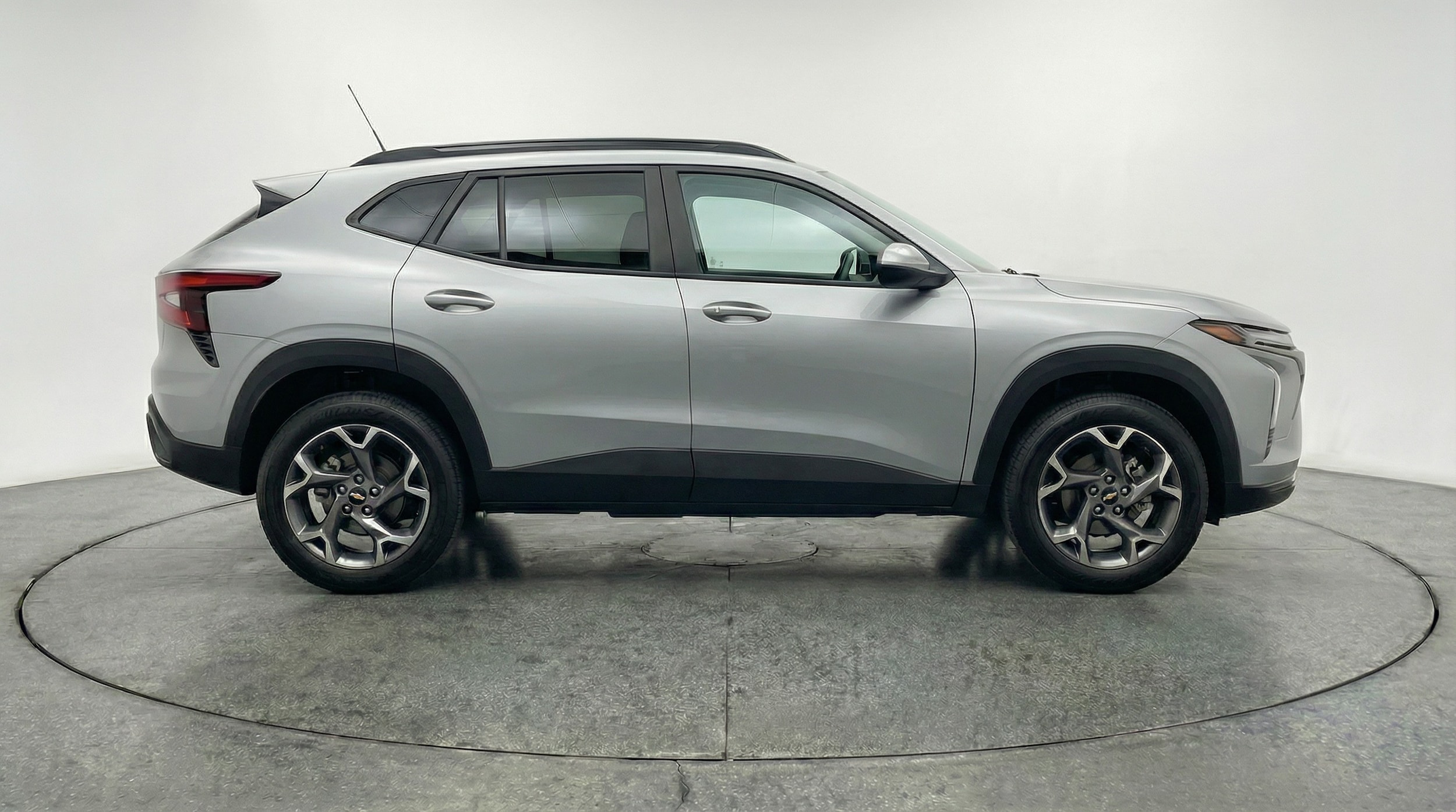 Thumbnail: 2025 Chevrolet Trax - 8