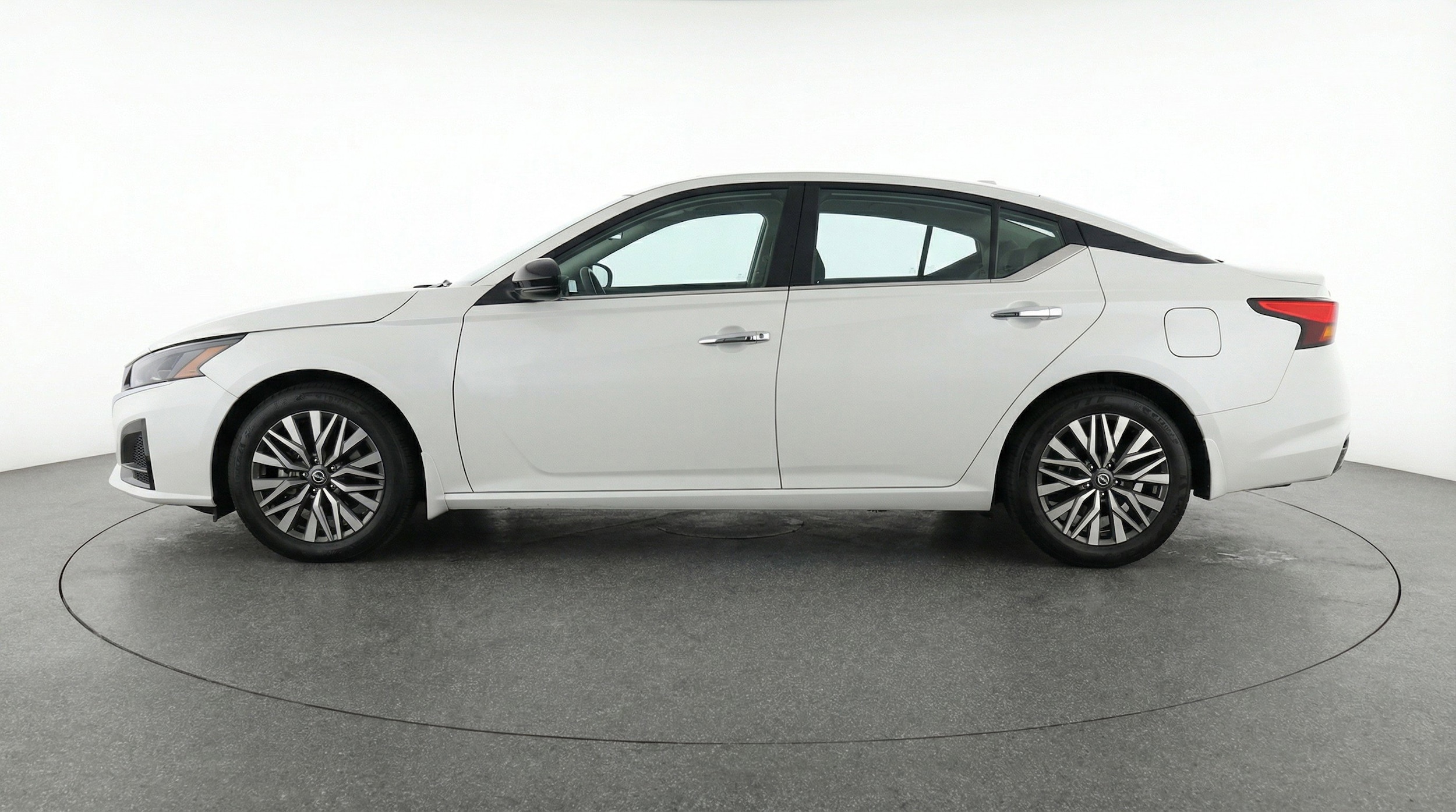 Thumbnail: 2025 Nissan Altima - 5