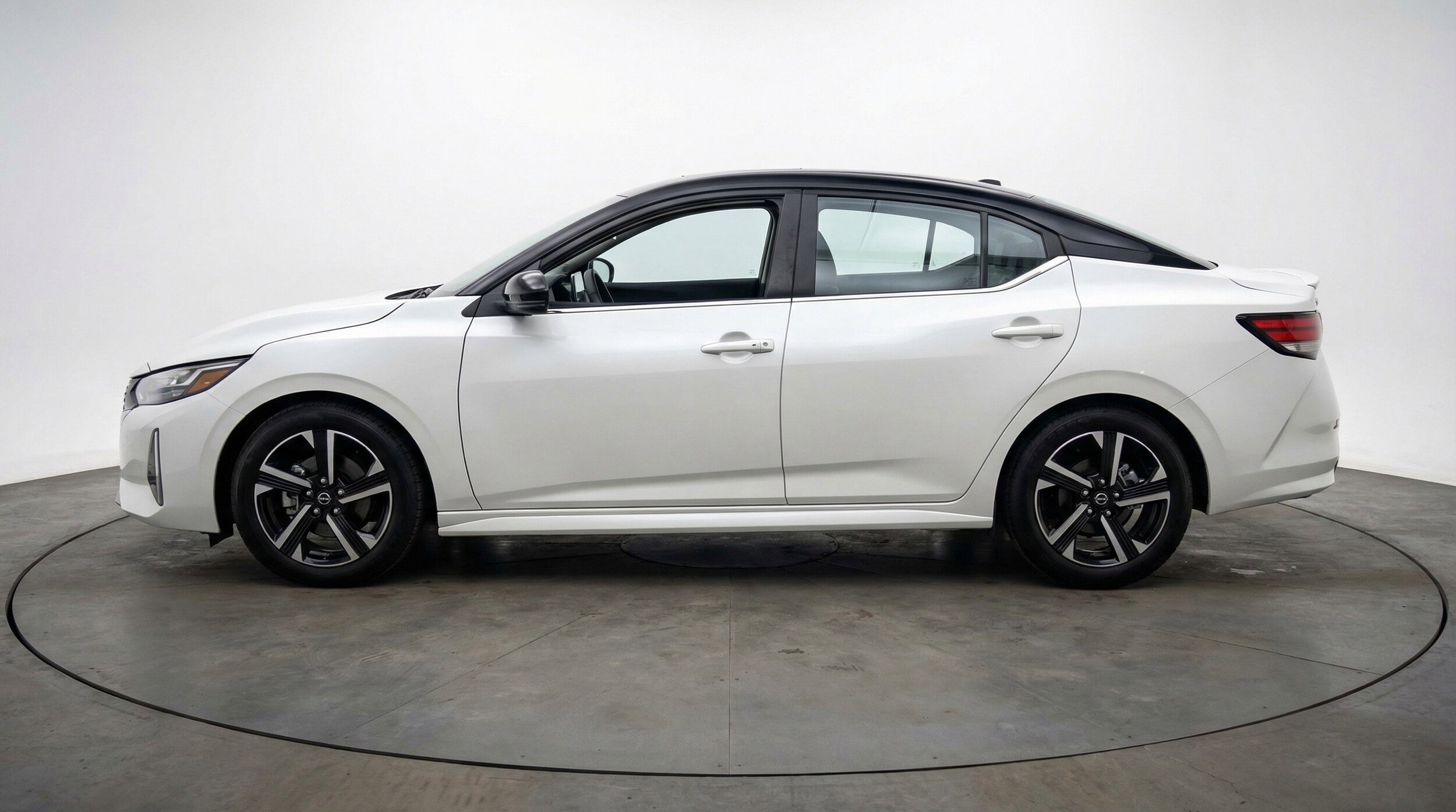 Thumbnail: 2025 Nissan Sentra - 5