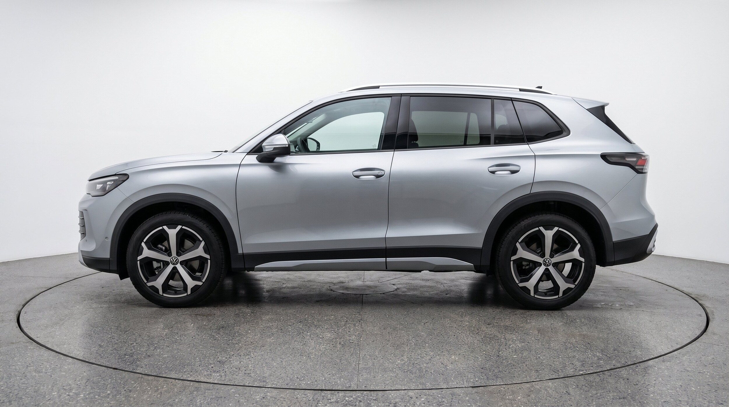 Thumbnail: 2026 Volkswagen Tiguan - 5