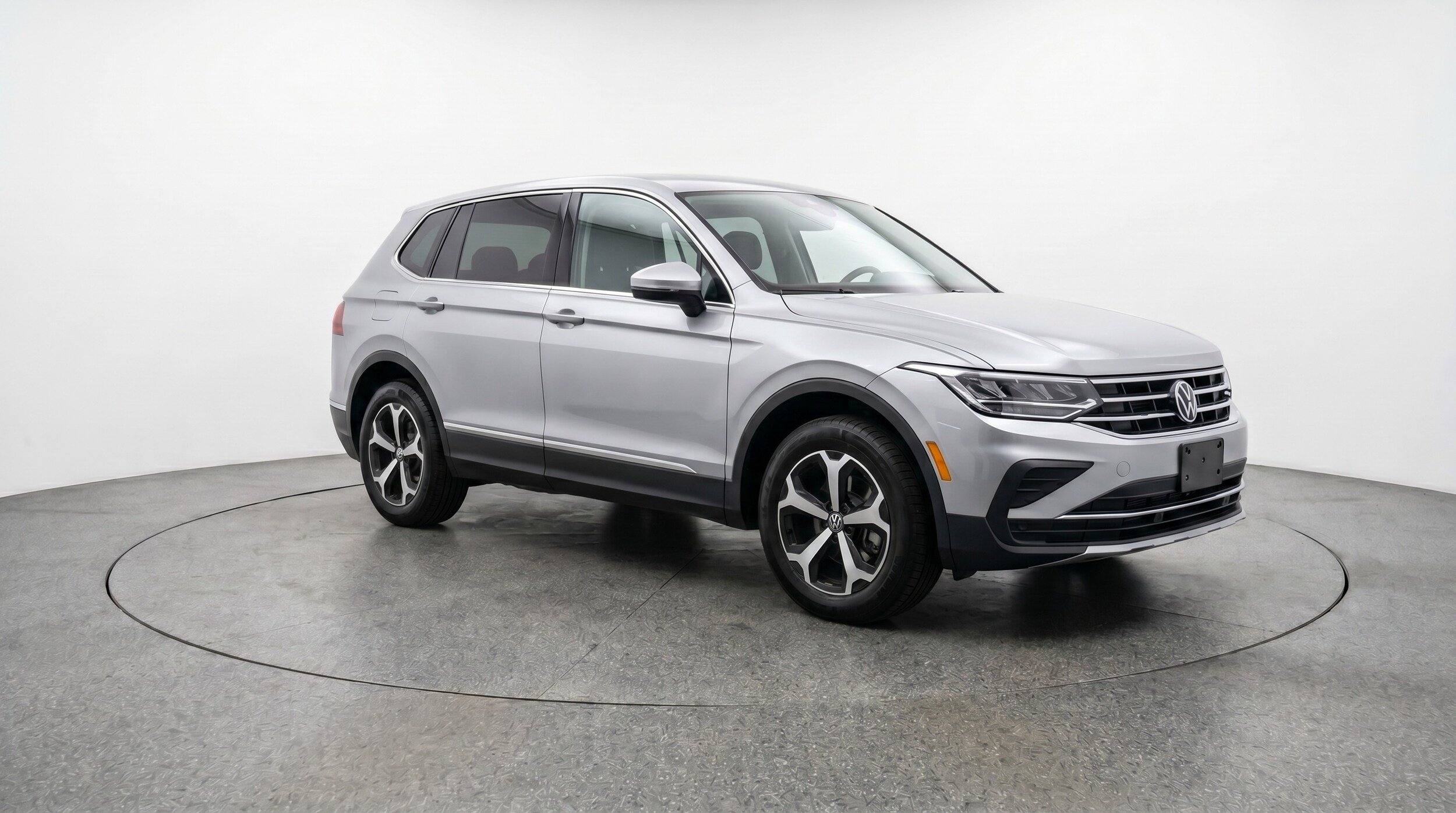Thumbnail: 2026 Volkswagen Tiguan - 1