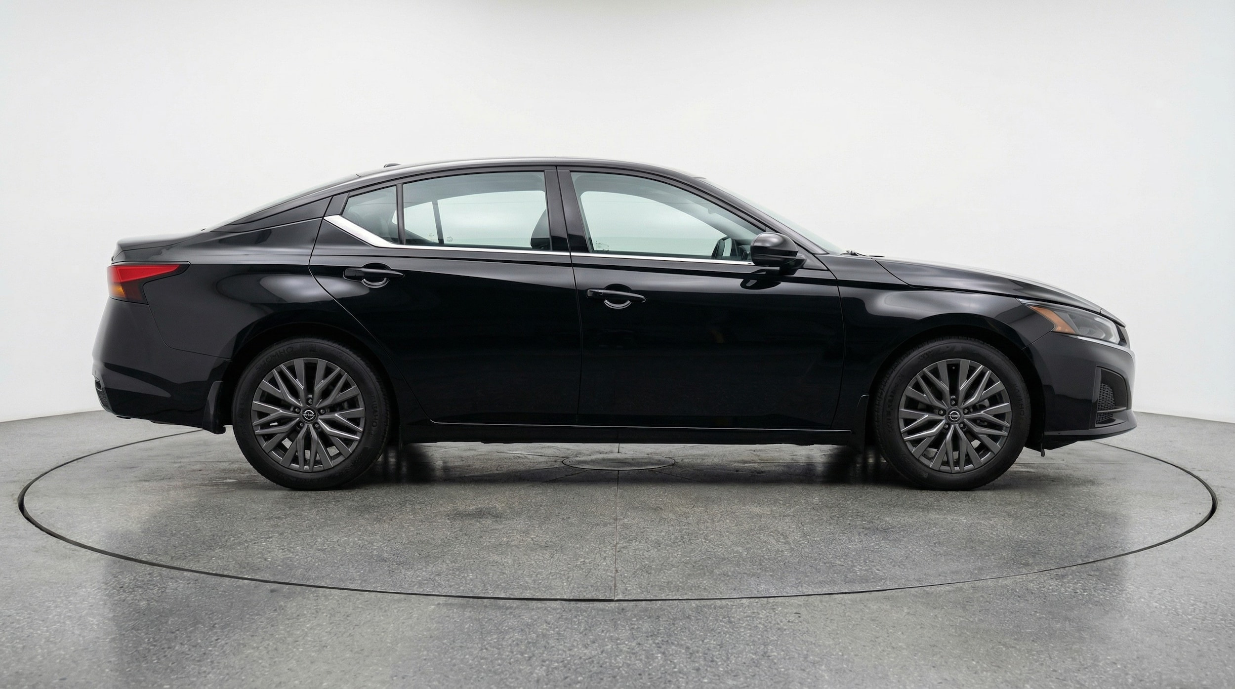 Thumbnail: 2025 Nissan Altima - 8