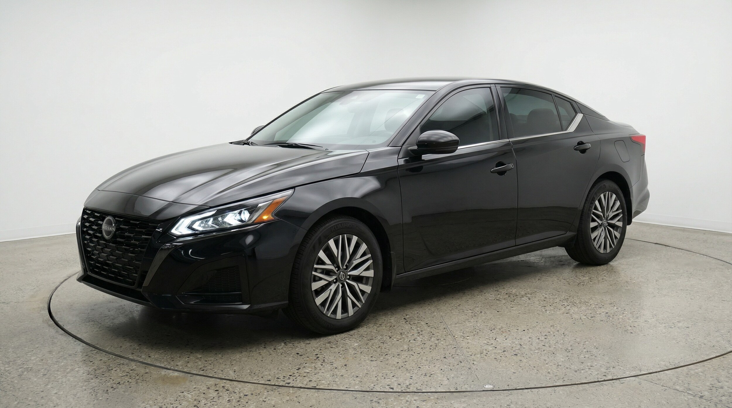 Thumbnail: 2025 Nissan Altima - 3