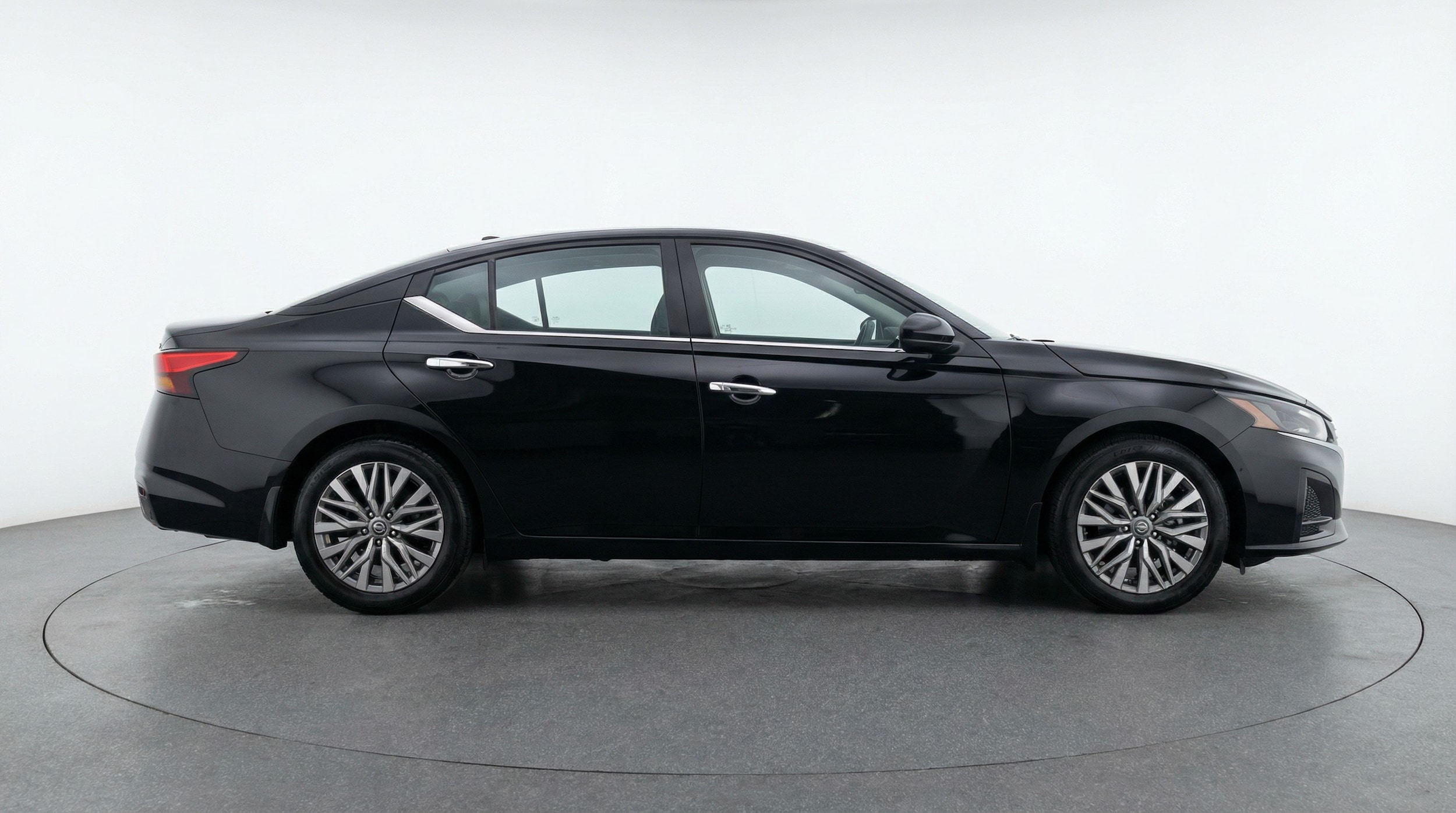 Thumbnail: 2025 Nissan Altima - 8