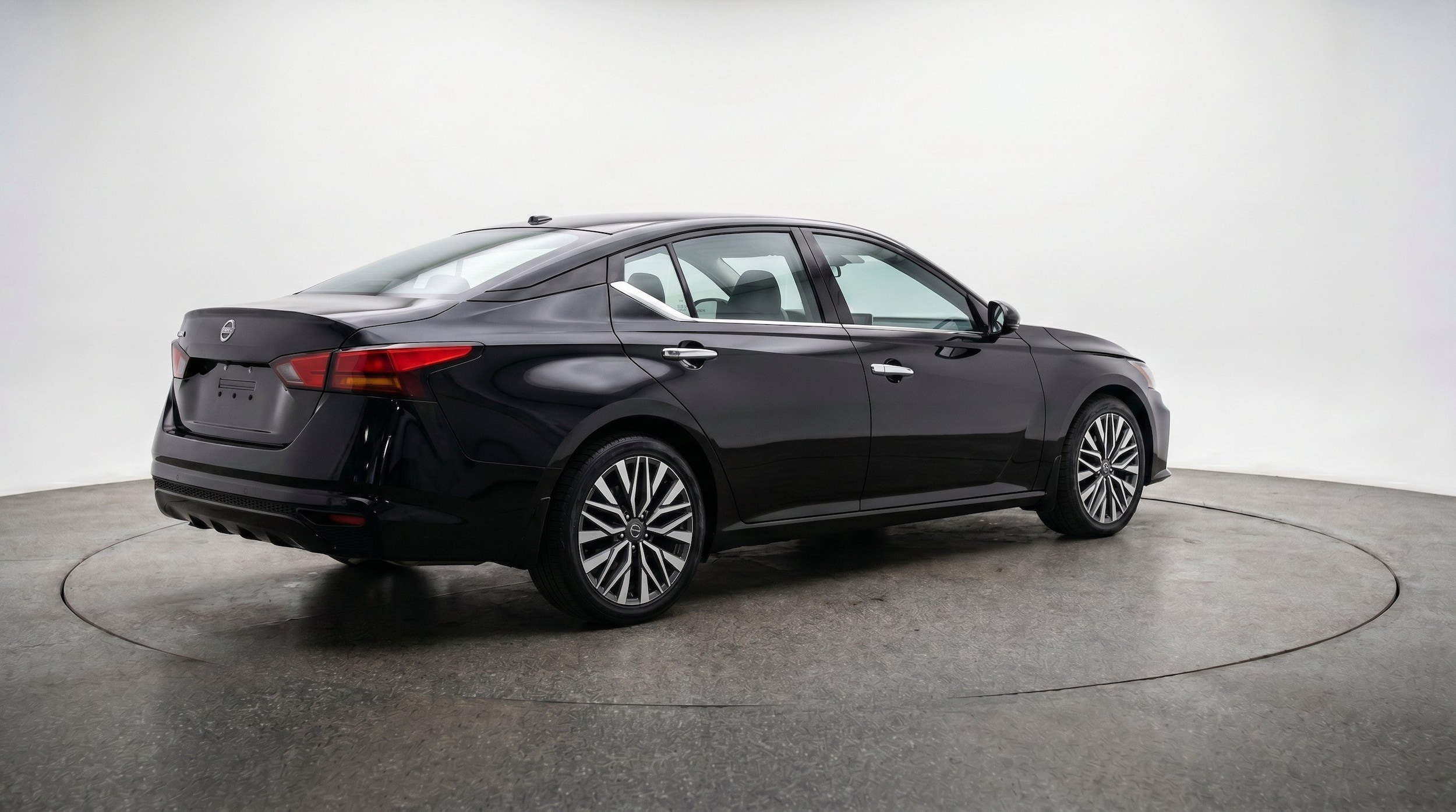Thumbnail: 2025 Nissan Altima - 9