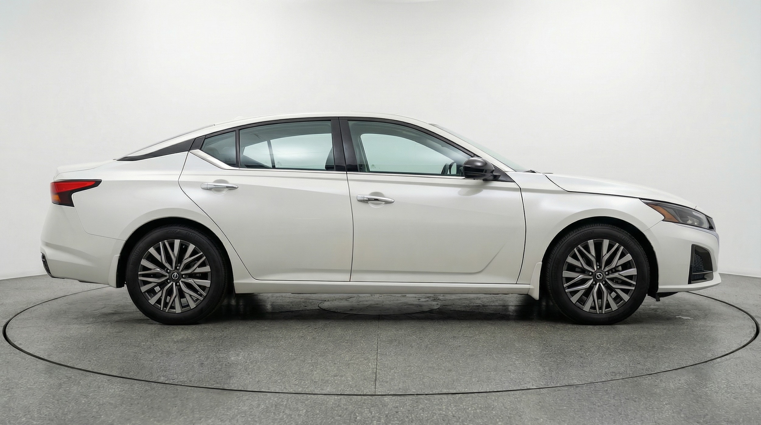 Thumbnail: 2025 Nissan Altima - 8