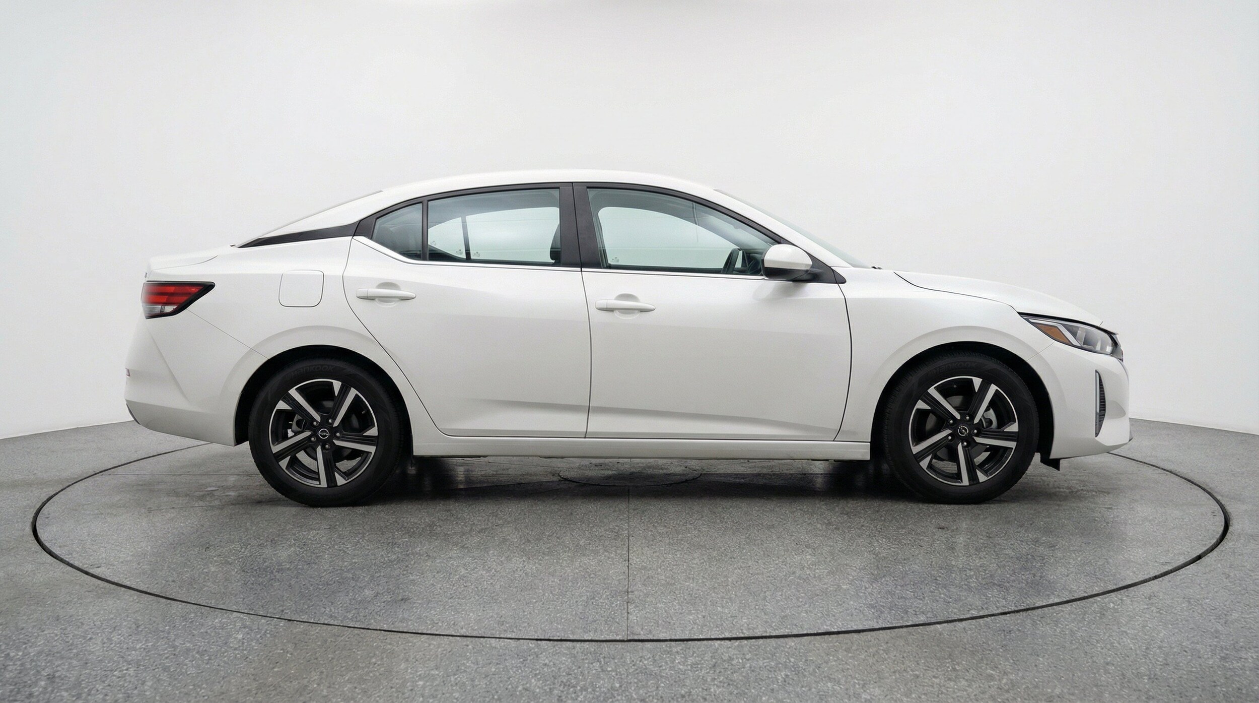 Thumbnail: 2025 Nissan Sentra - 10