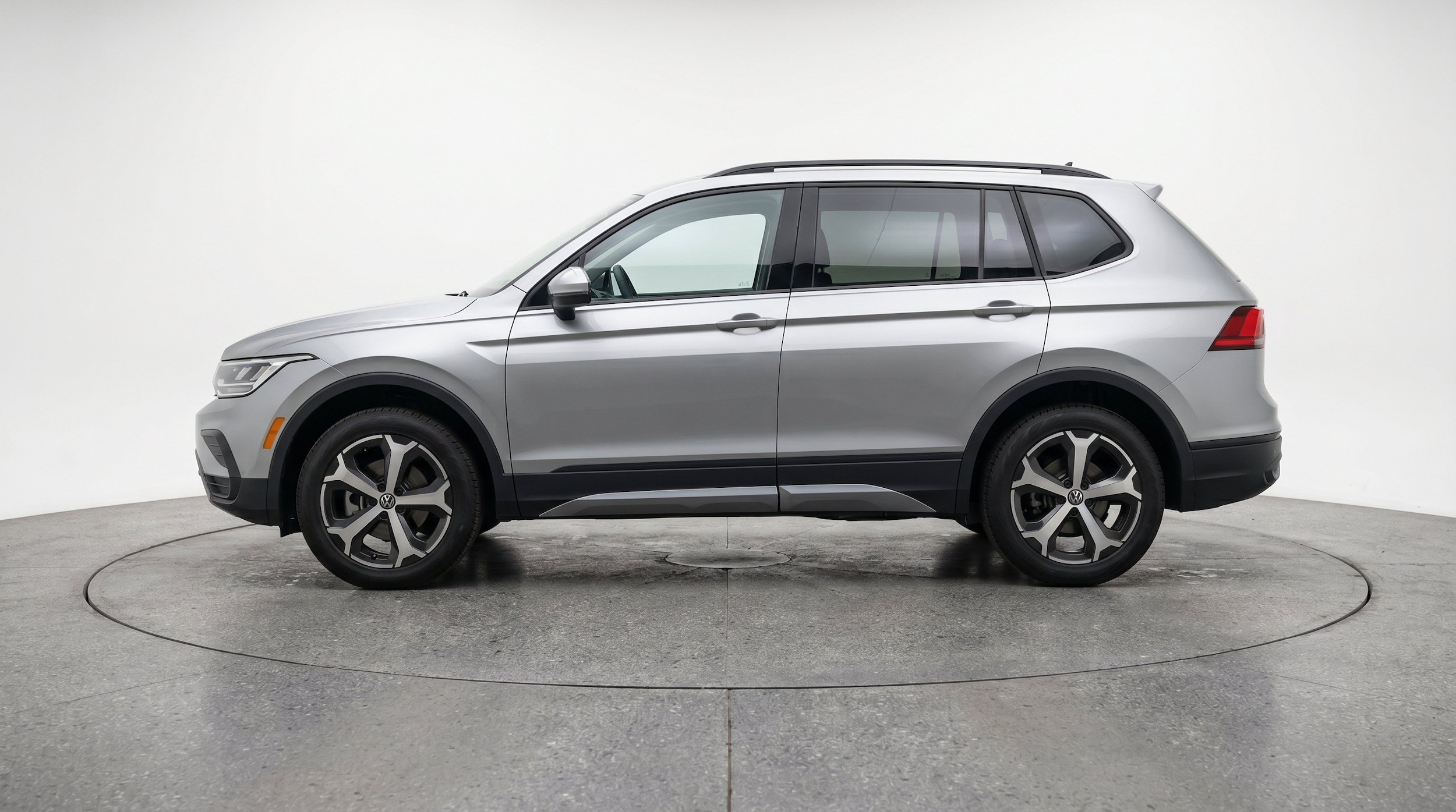 Thumbnail: 2026 Volkswagen Tiguan - 5