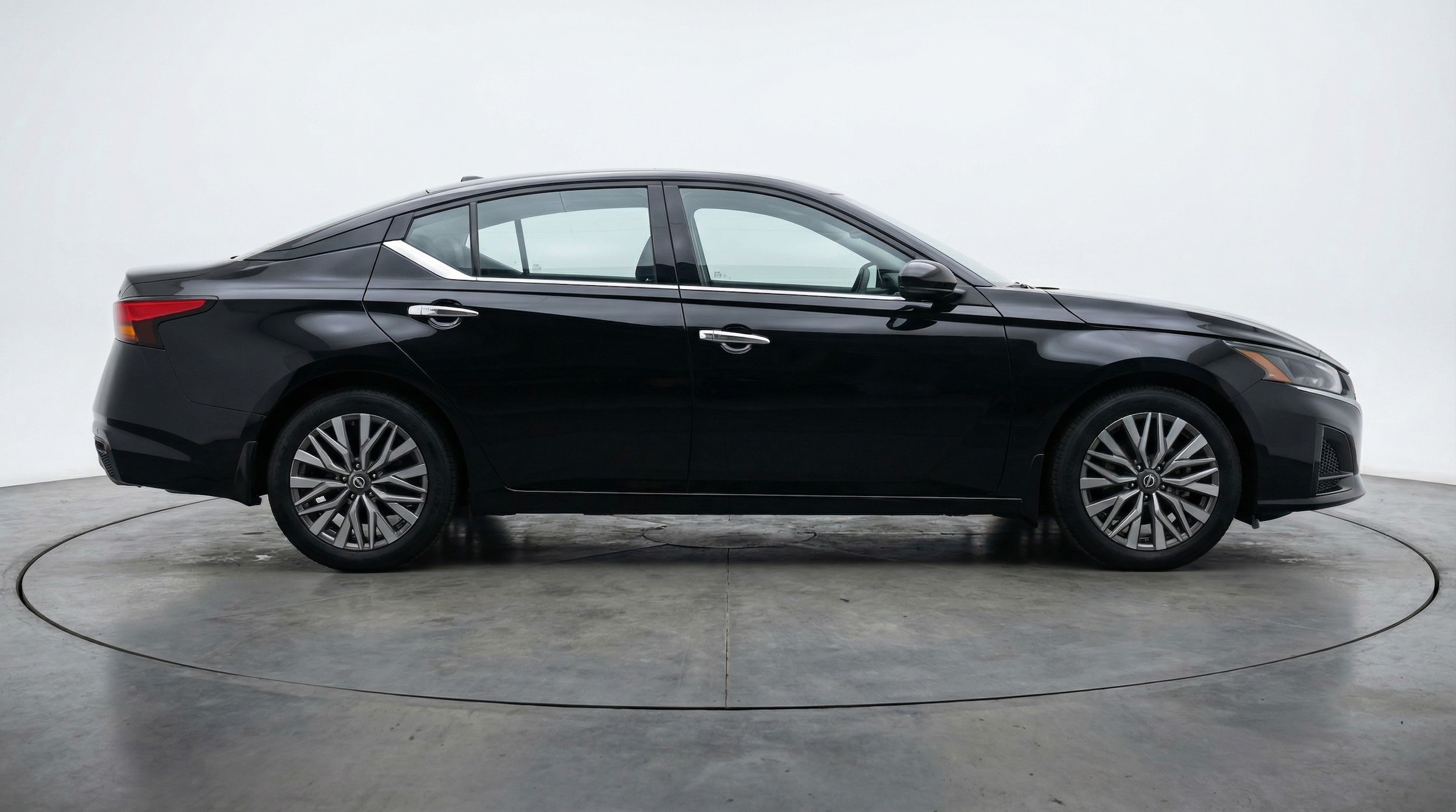 Thumbnail: 2025 Nissan Altima - 8