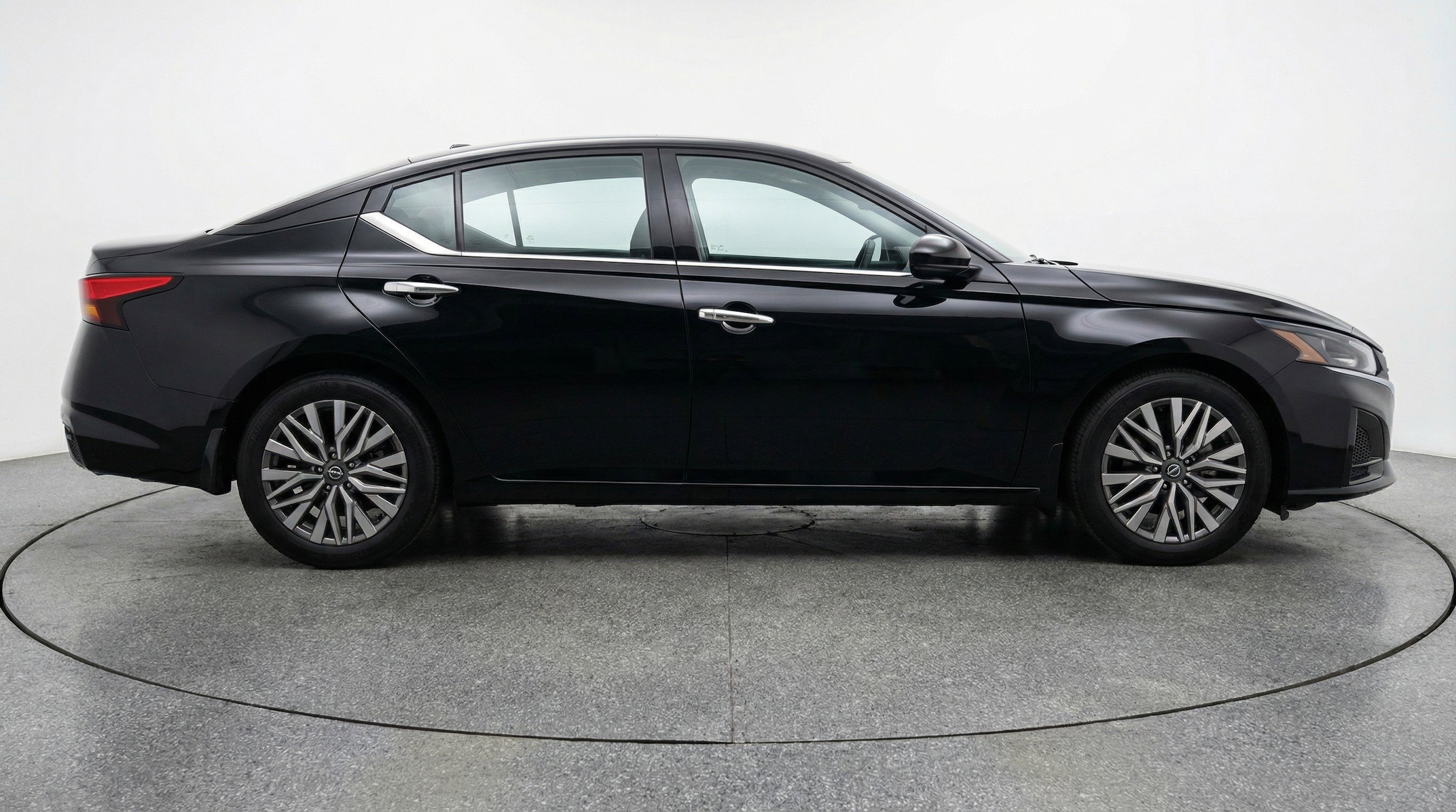 Thumbnail: 2025 Nissan Altima - 11