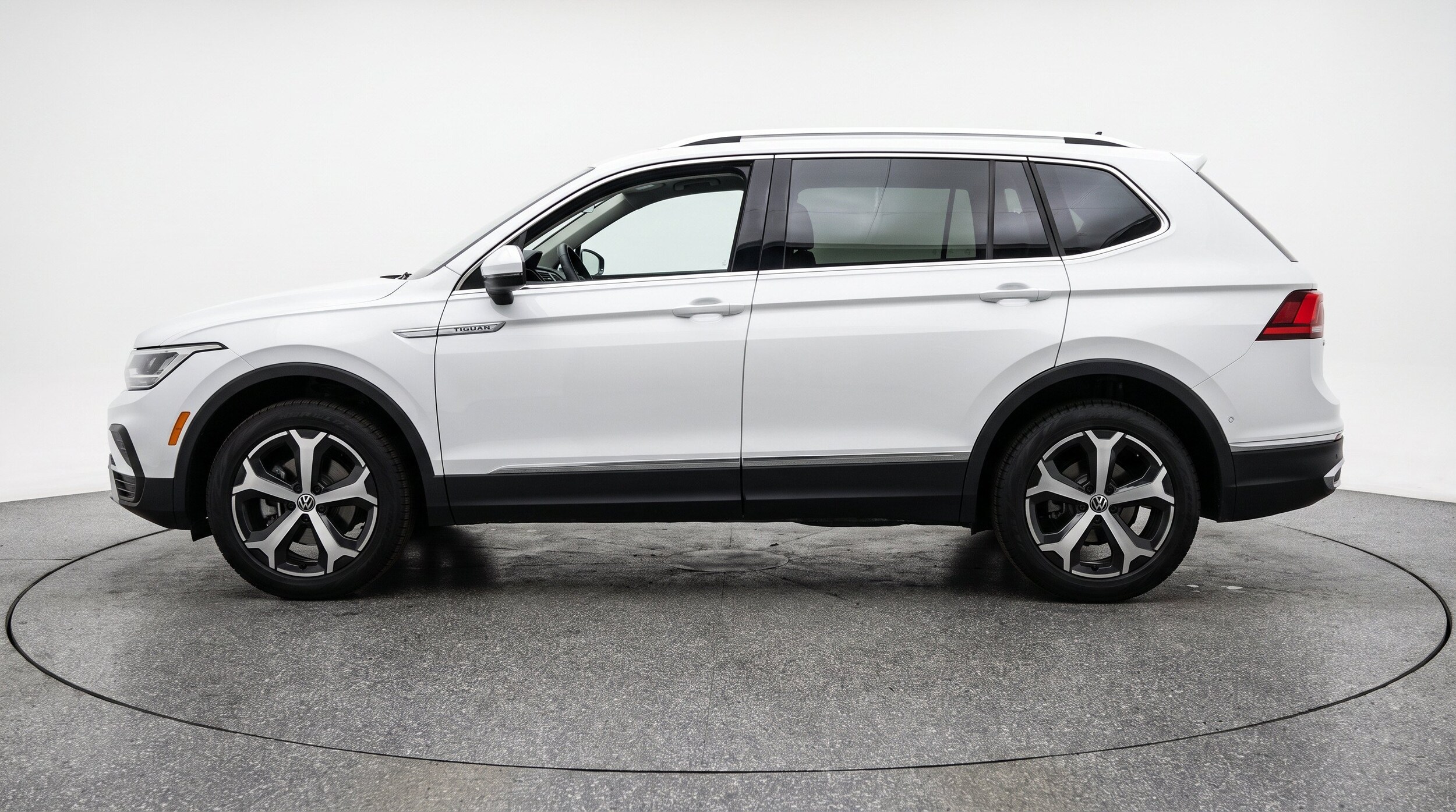 Thumbnail: 2026 Volkswagen Tiguan - 5