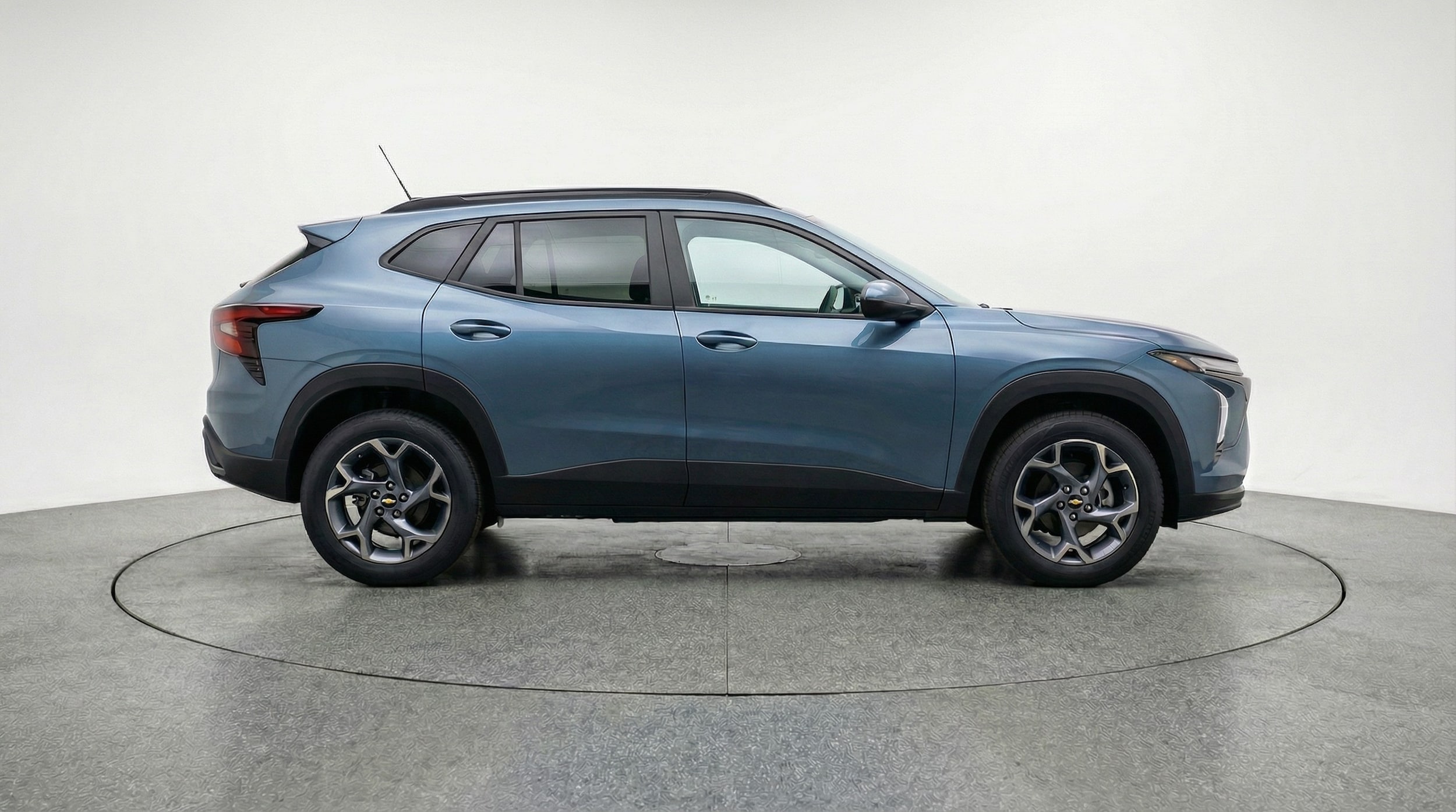 Thumbnail: 2025 Chevrolet Trax - 8