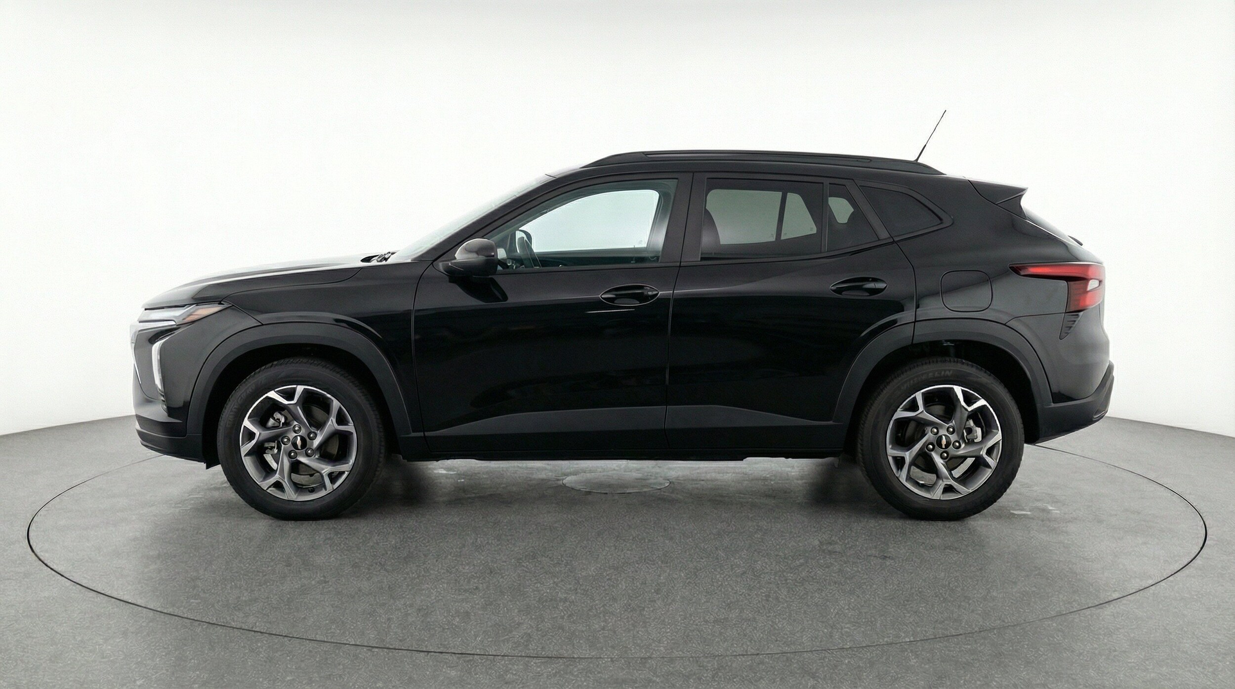 Thumbnail: 2025 Chevrolet Trax - 5