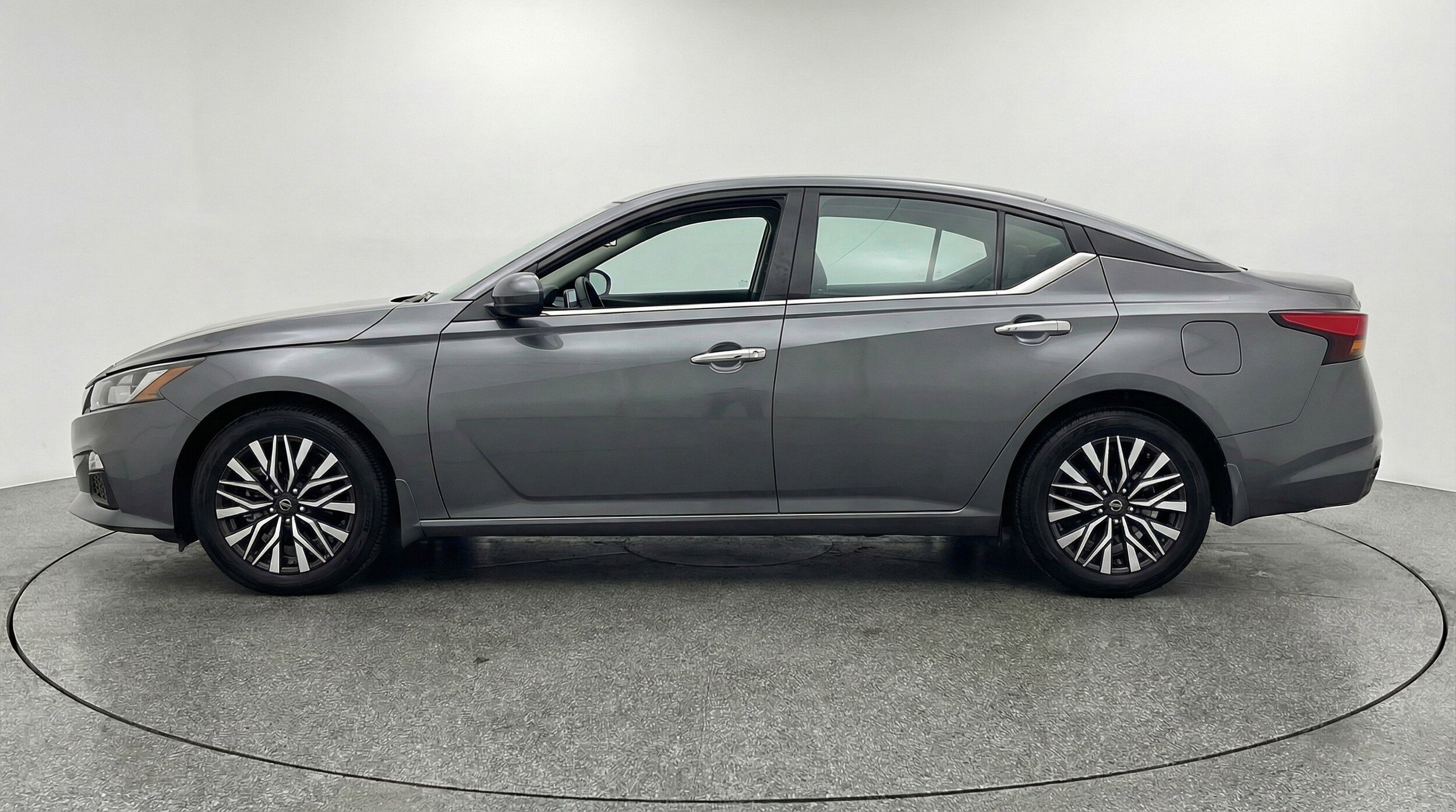 Thumbnail: 2025 Nissan Altima - 5