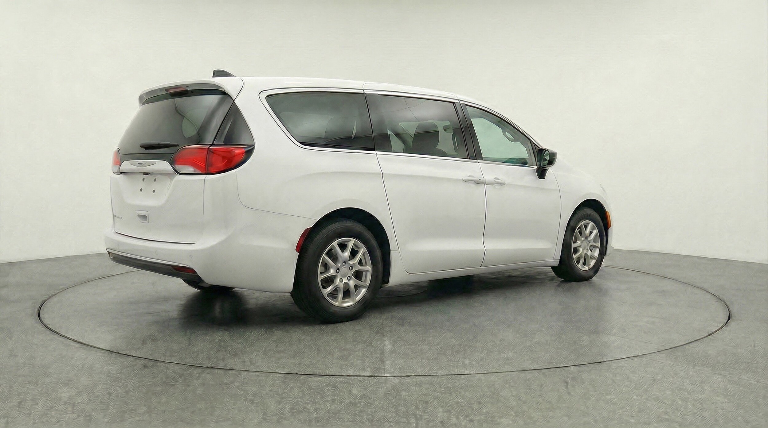 Thumbnail: 2024 Chrysler Voyager - 9