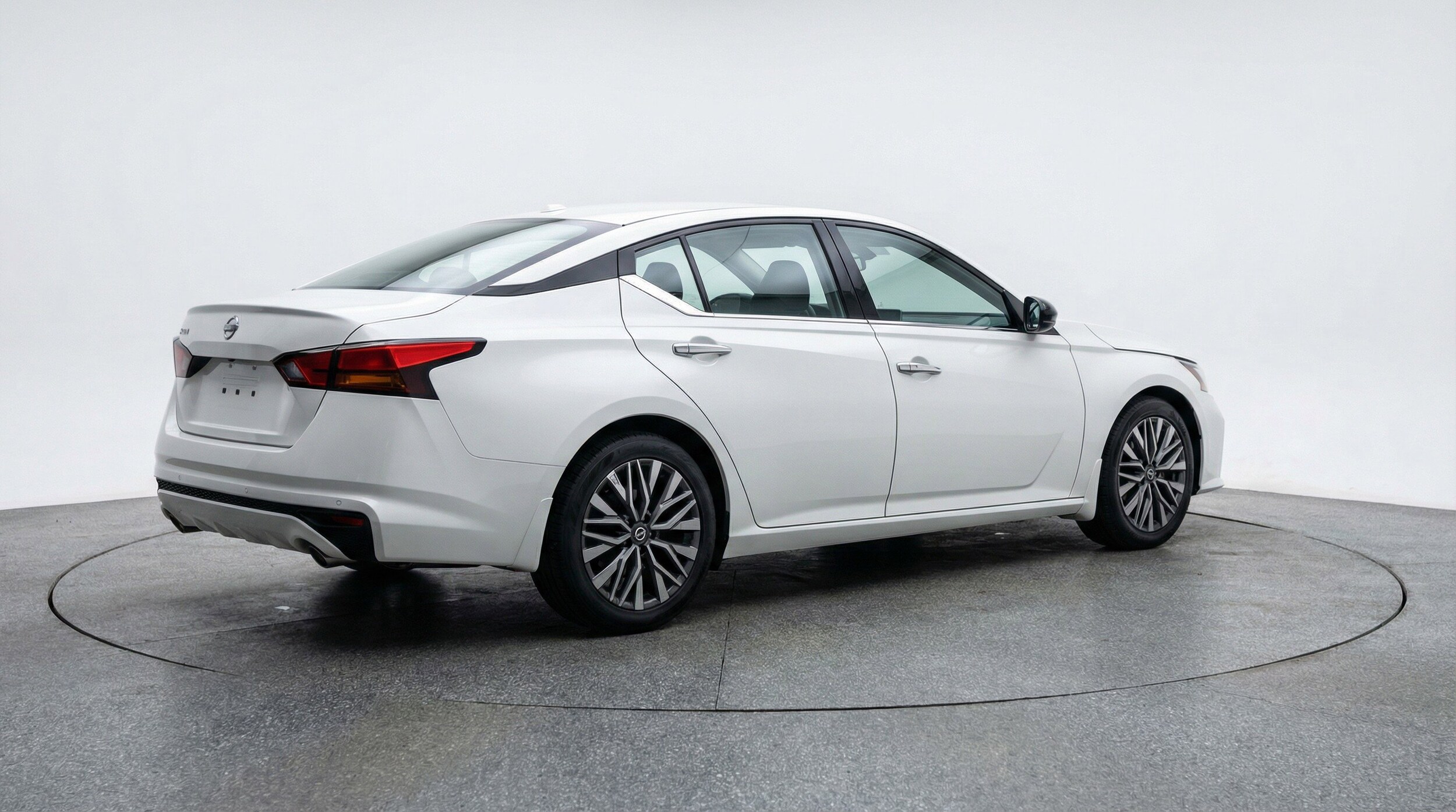 Thumbnail: 2025 Nissan Altima - 9