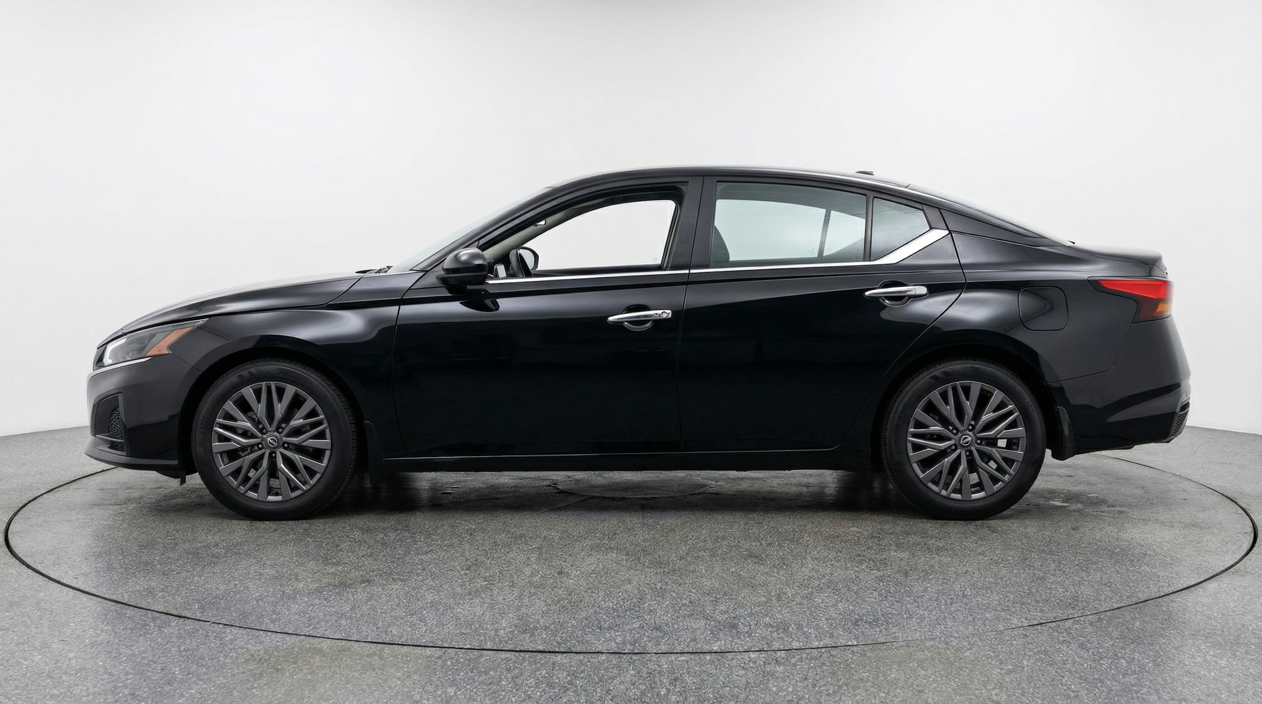 Thumbnail: 2025 Nissan Altima - 4