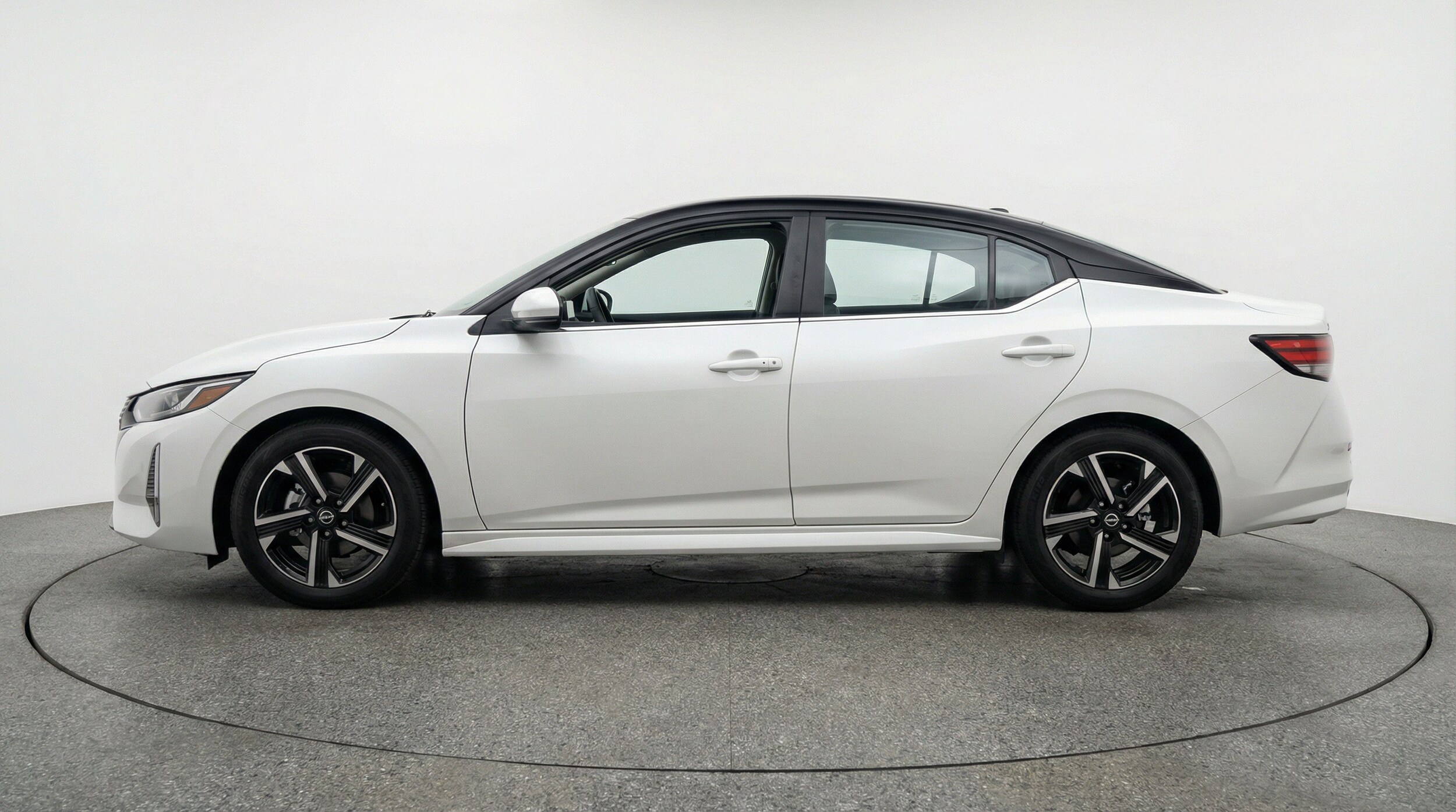 Thumbnail: 2025 Nissan Sentra - 5