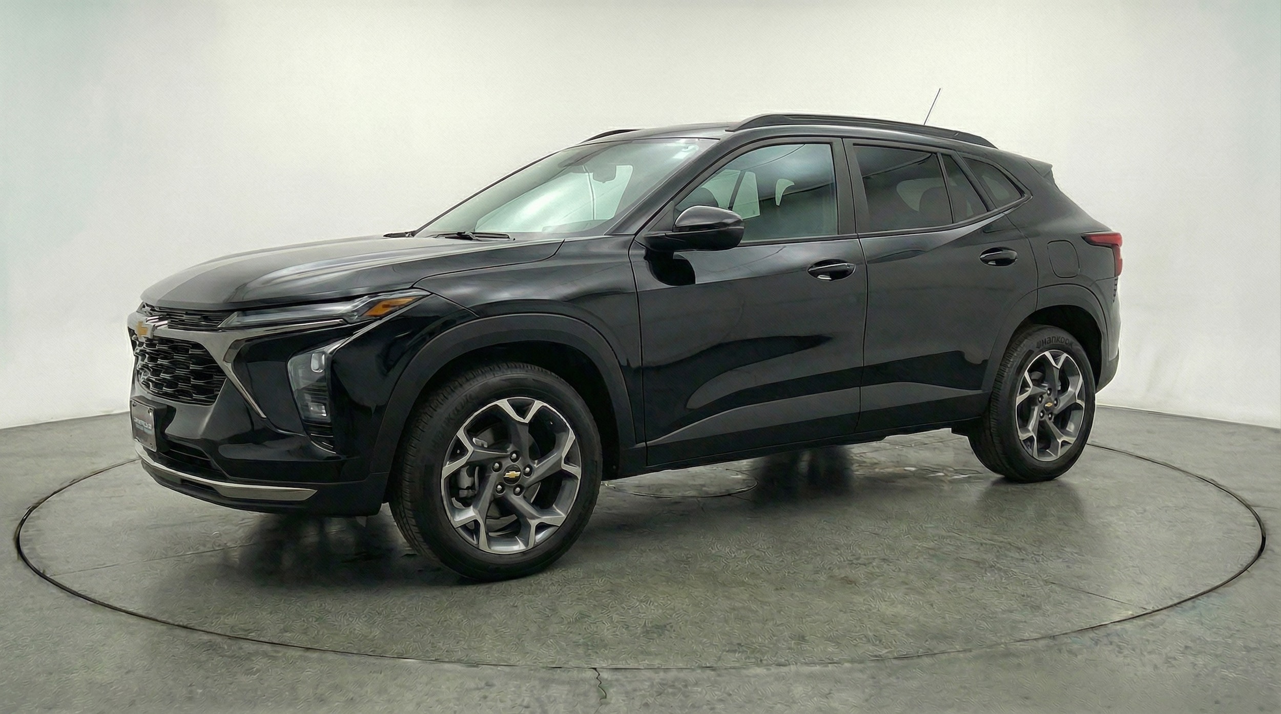 Thumbnail: 2025 Chevrolet Trax - 3