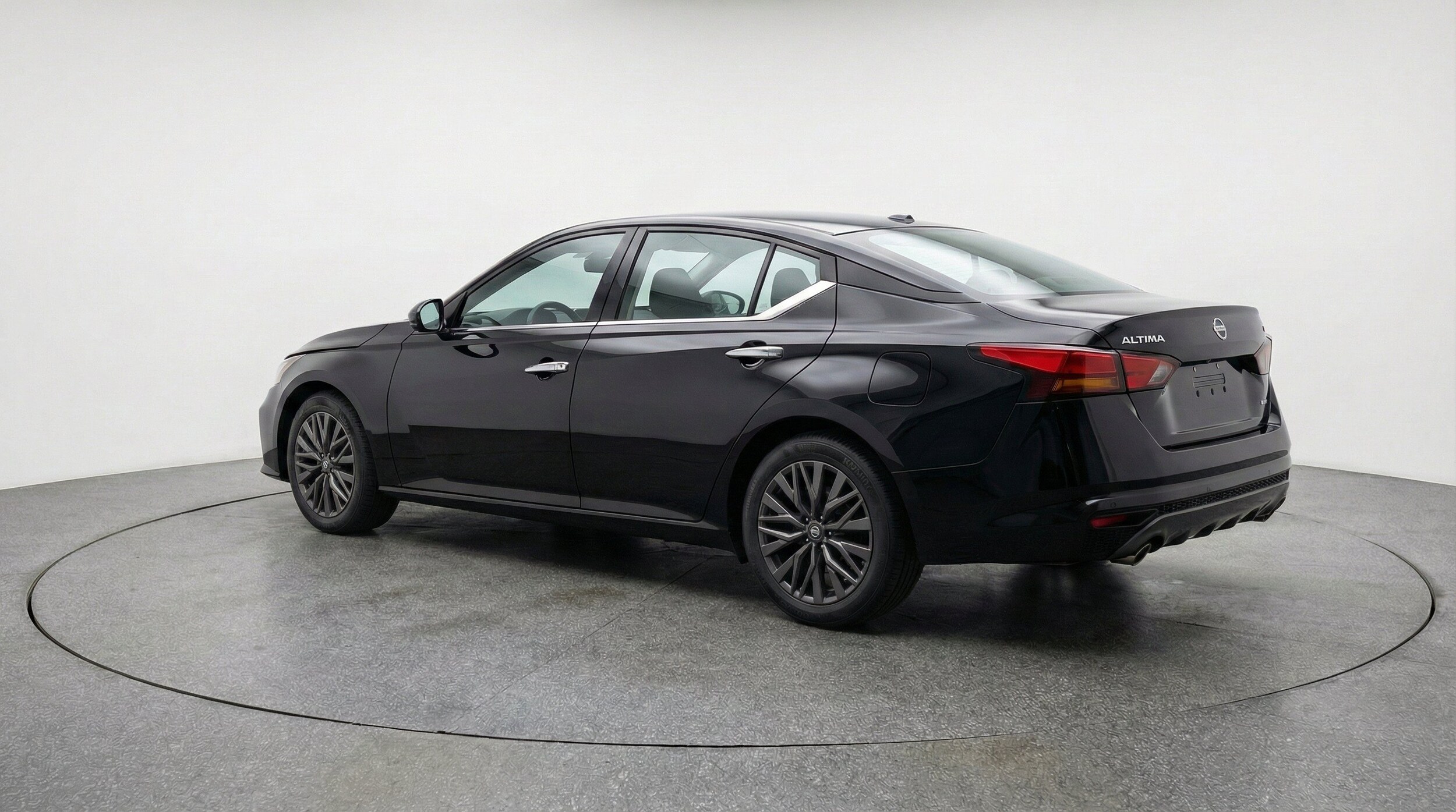 Thumbnail: 2025 Nissan Altima - 6