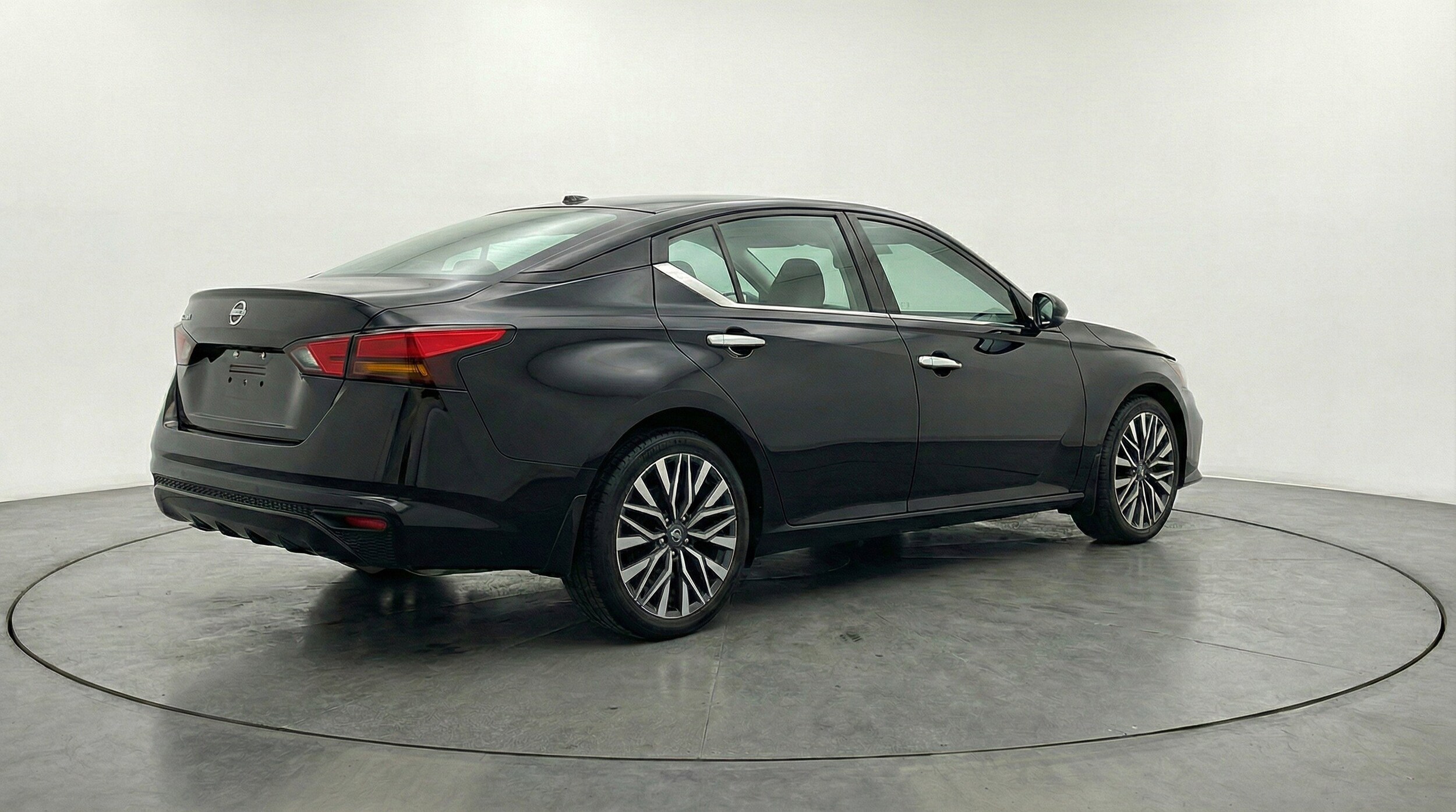 Thumbnail: 2025 Nissan Altima - 9