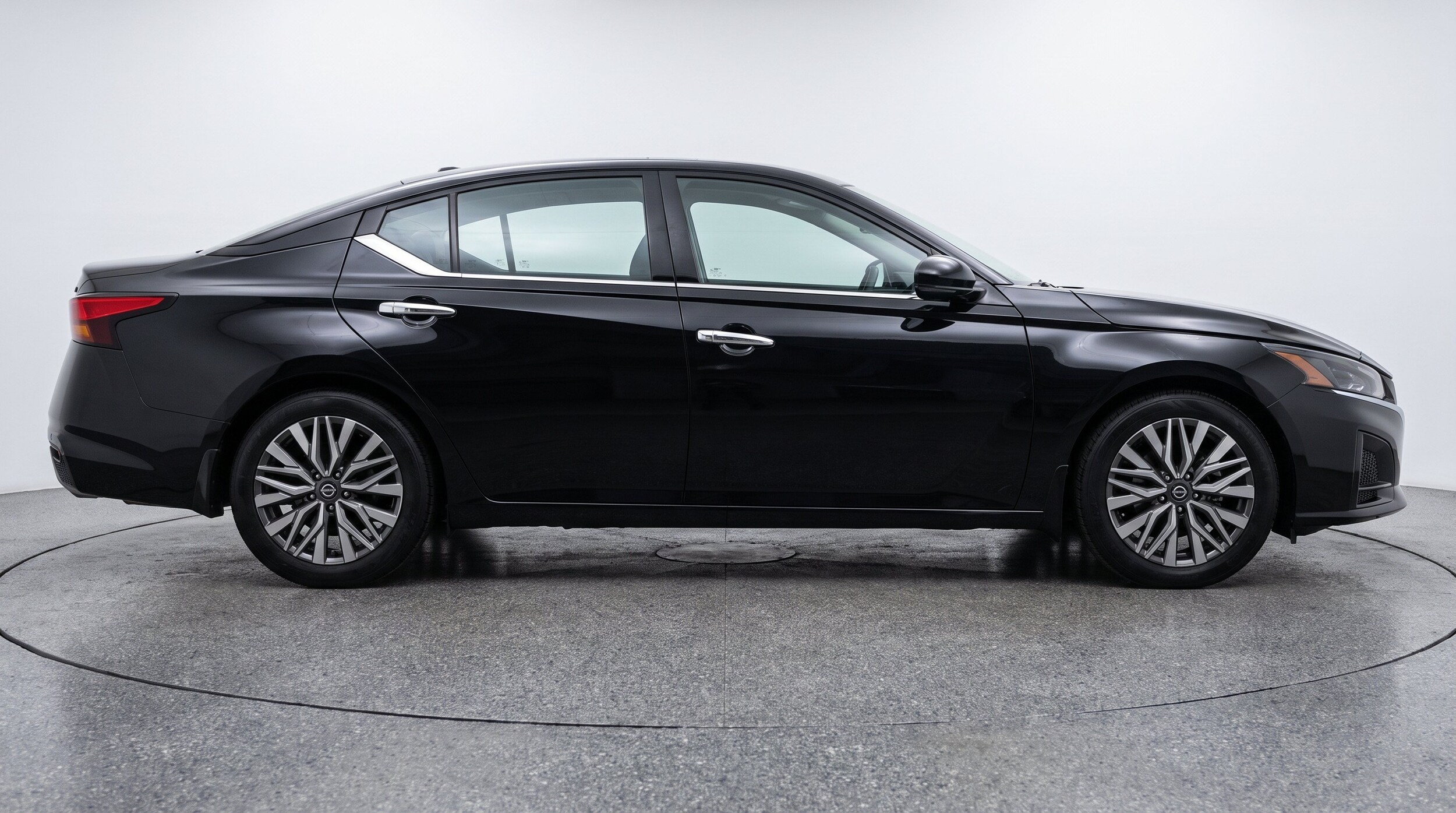 Thumbnail: 2025 Nissan Altima - 10