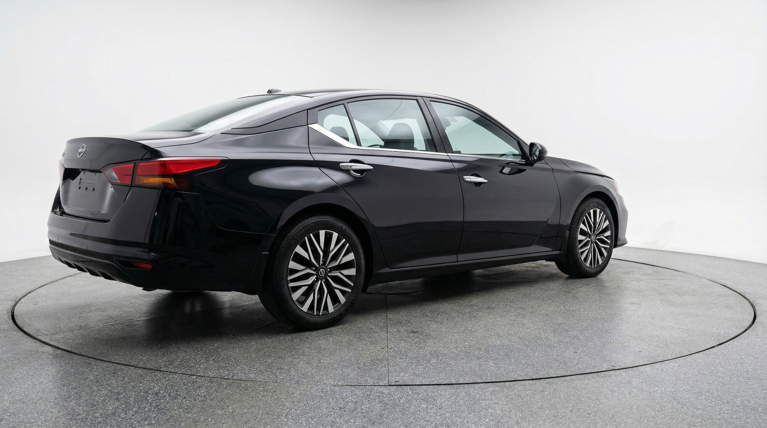 Thumbnail: 2025 Nissan Altima - 9