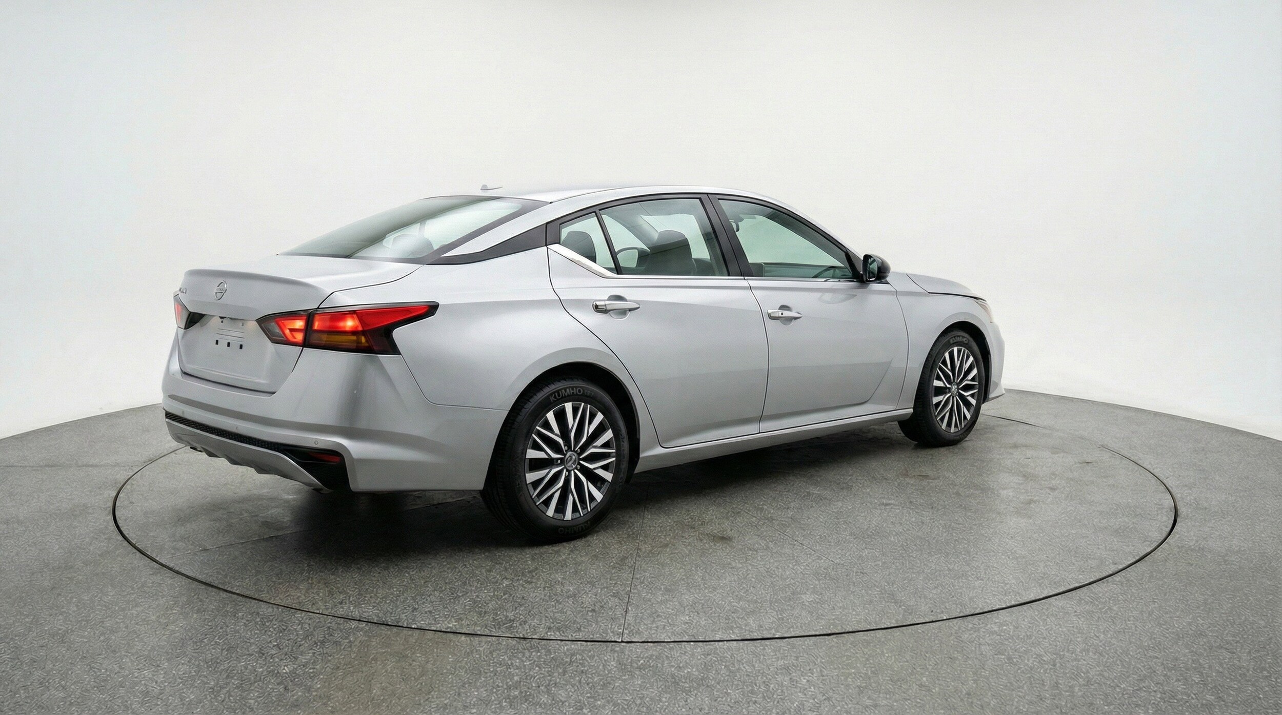 Thumbnail: 2025 Nissan Altima - 9