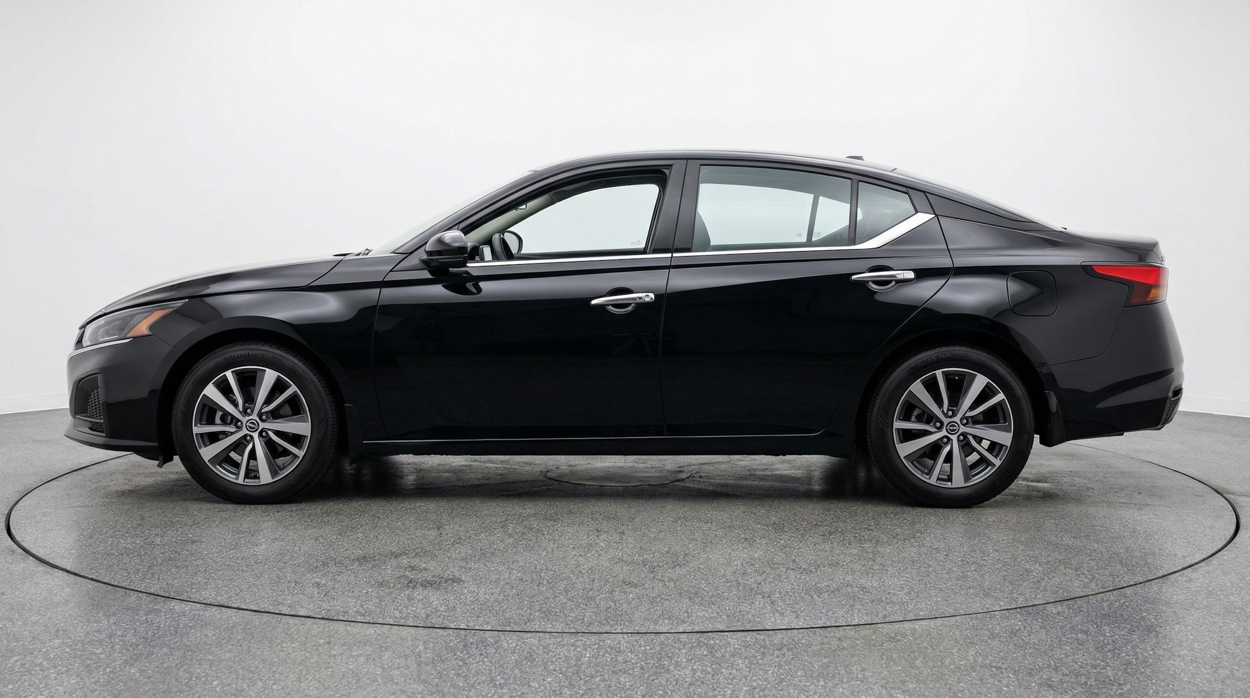 Thumbnail: 2025 Nissan Altima - 4