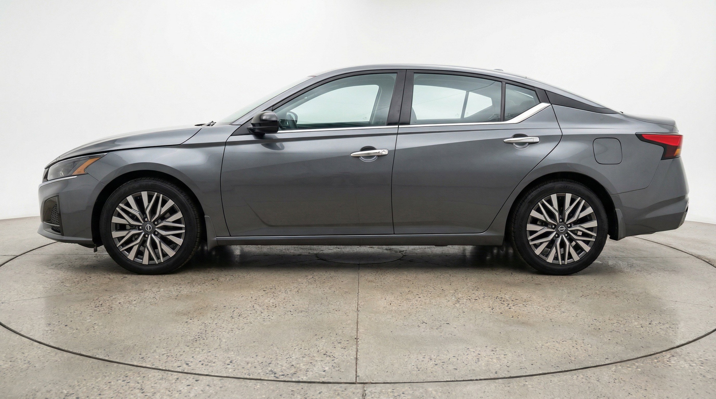 Thumbnail: 2025 Nissan Altima - 5