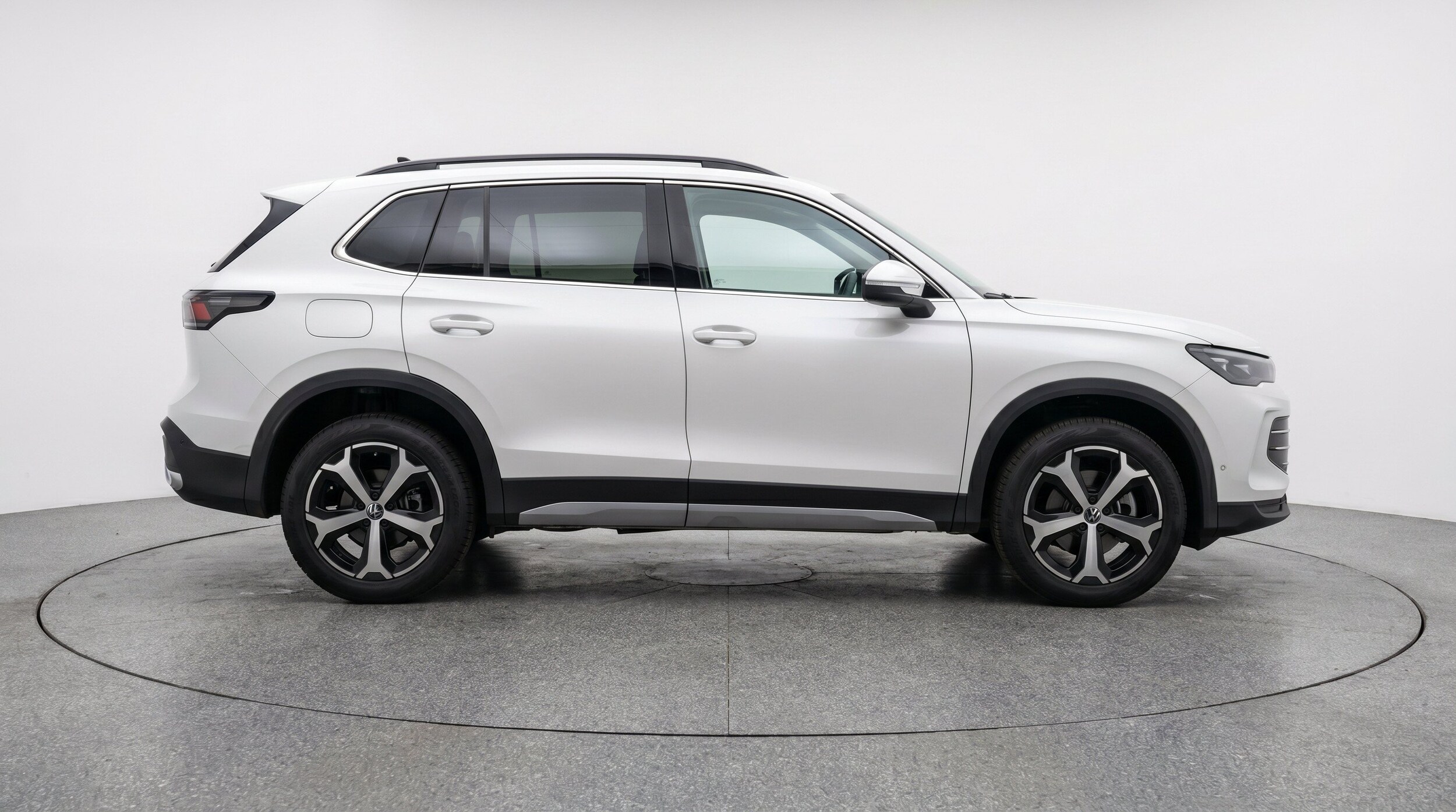 Thumbnail: 2026 Volkswagen Tiguan - 10