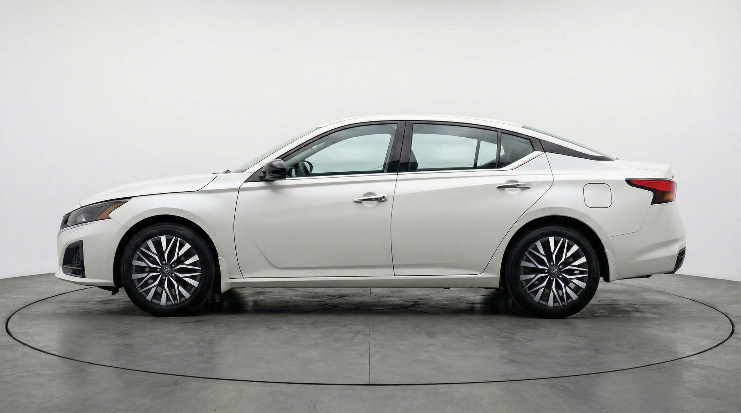 Thumbnail: 2025 Nissan Altima - 5