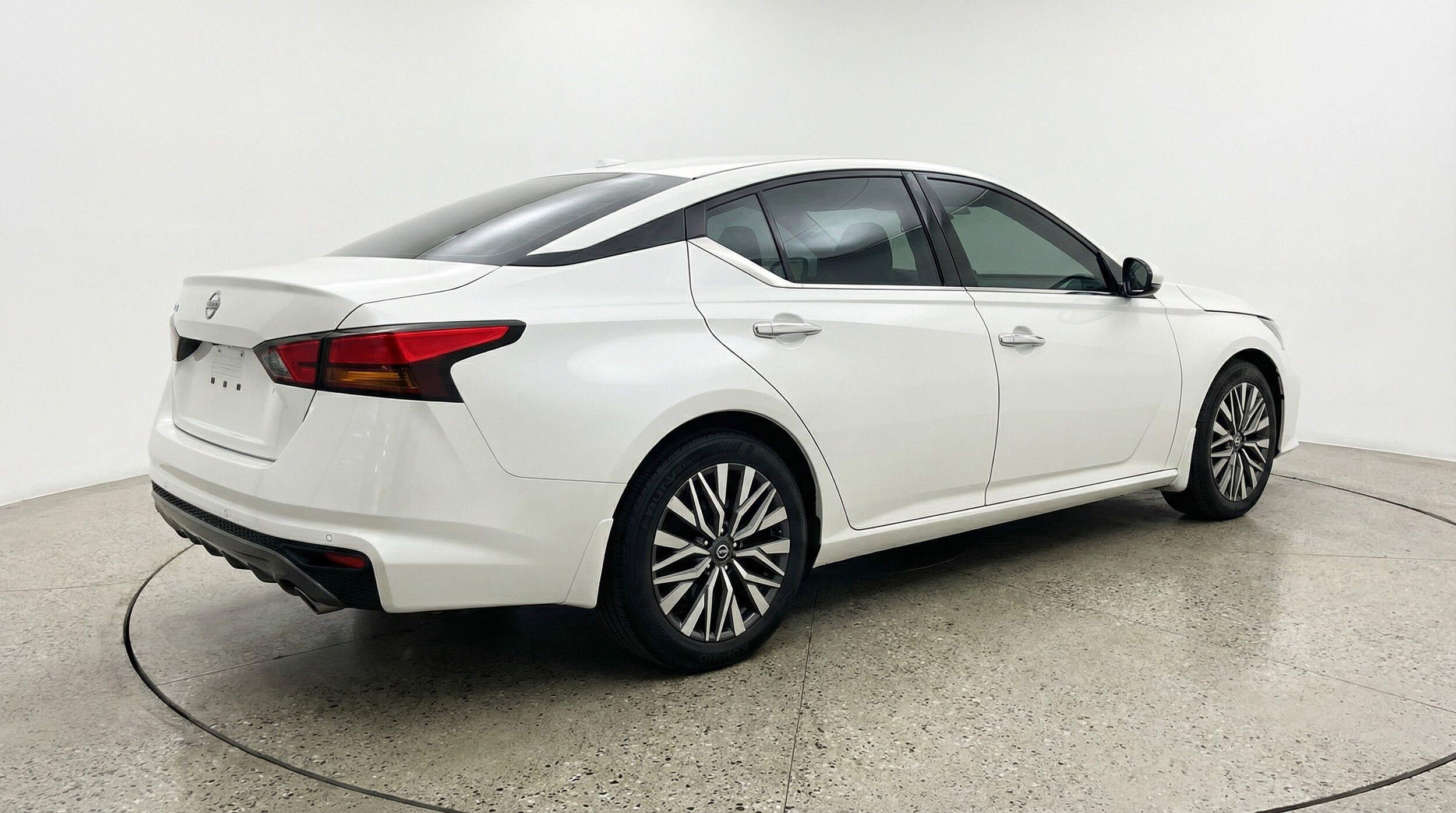 Thumbnail: 2025 Nissan Altima - 9