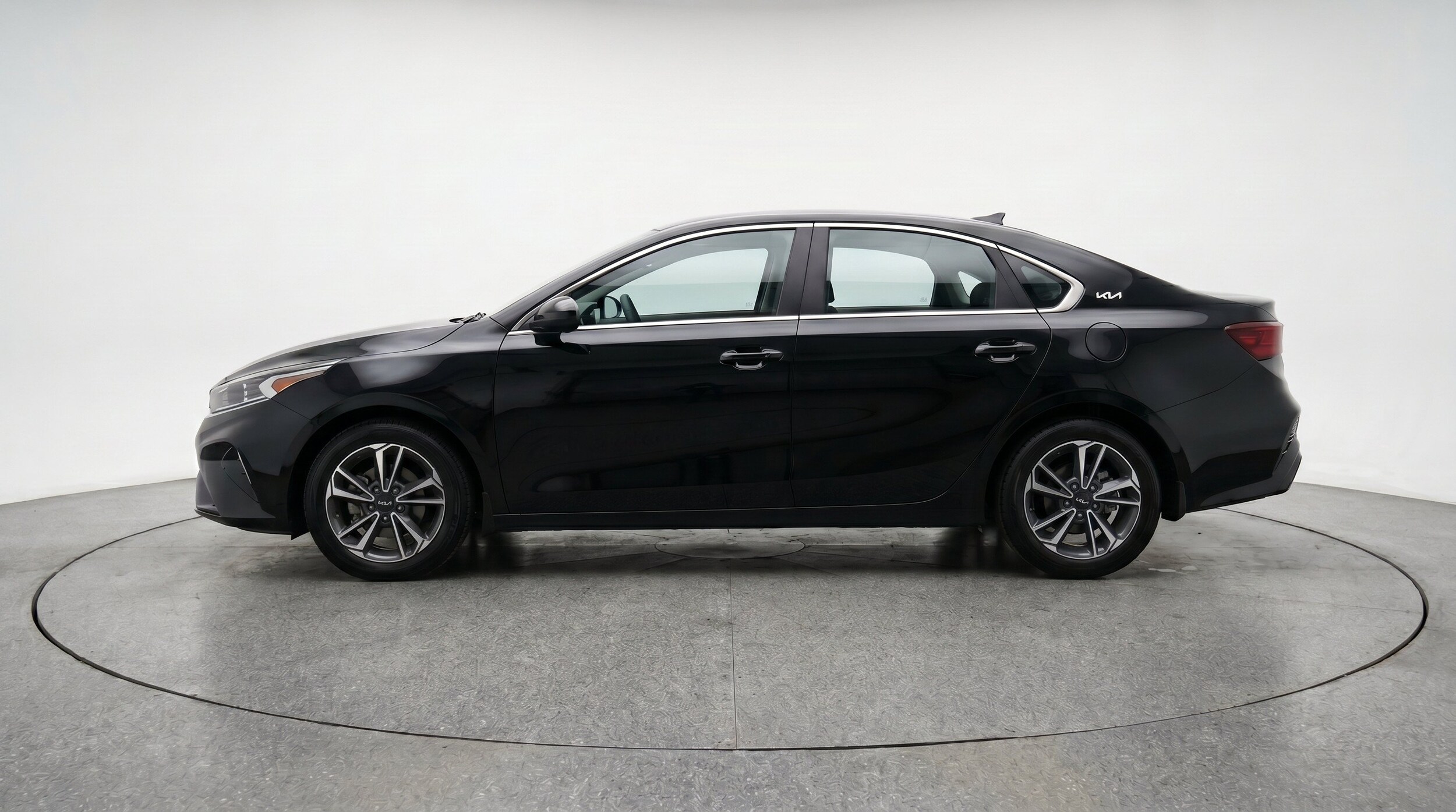Thumbnail: 2024 Kia Forte - 5
