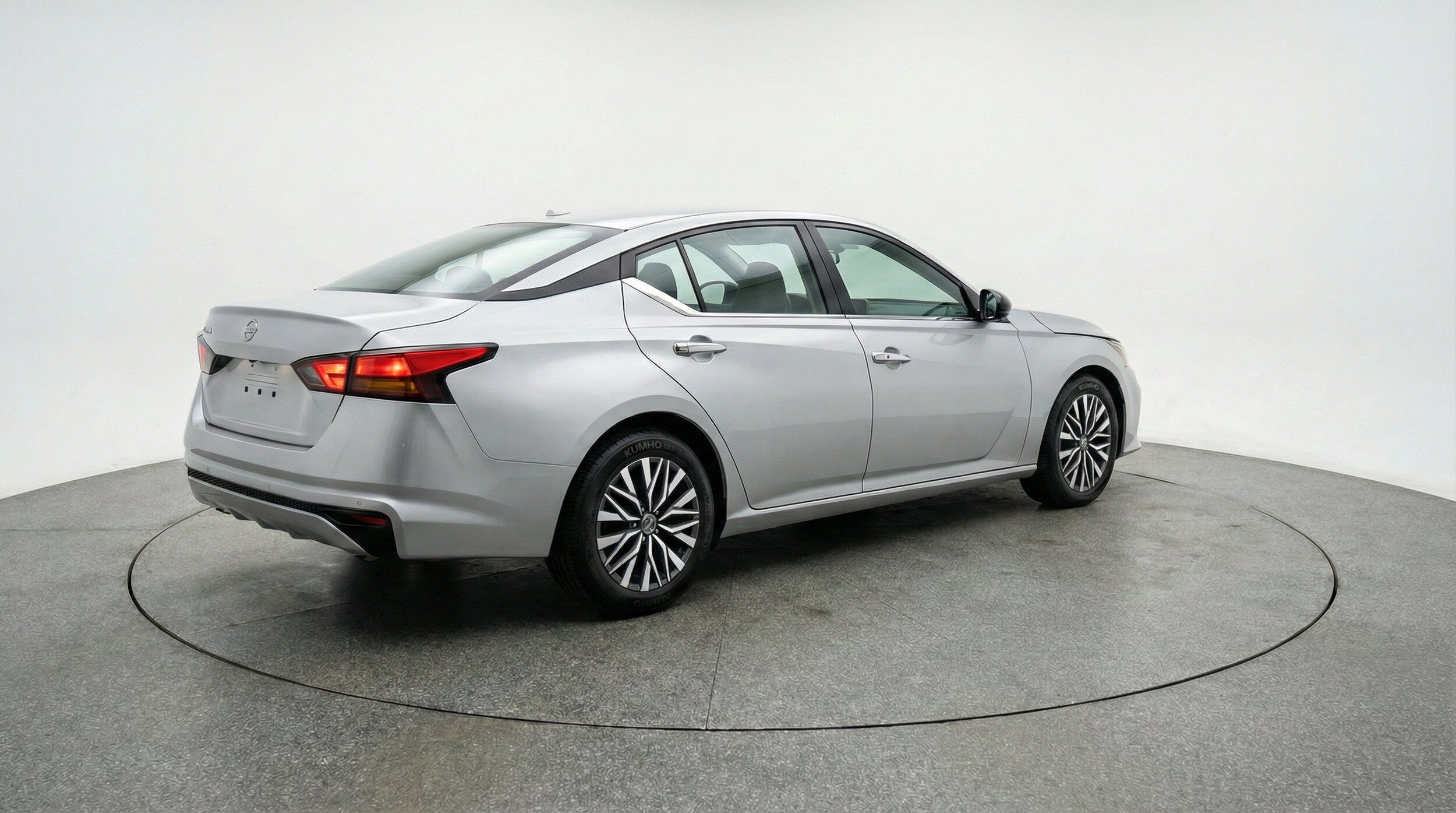 Thumbnail: 2025 Nissan Altima - 9