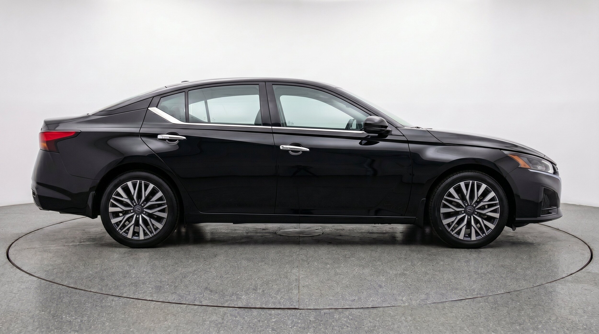 Thumbnail: 2025 Nissan Altima - 11