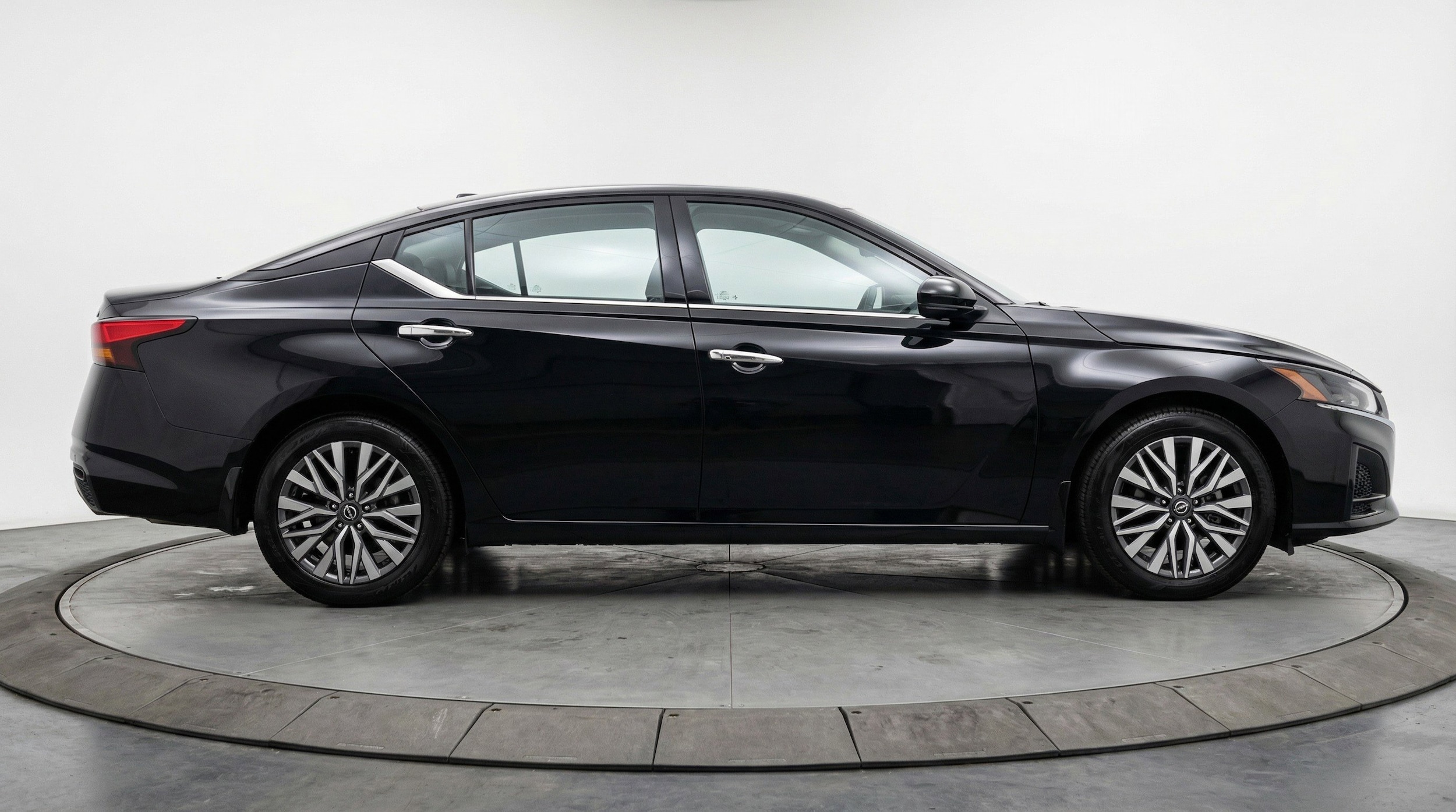 Thumbnail: 2025 Nissan Altima - 11