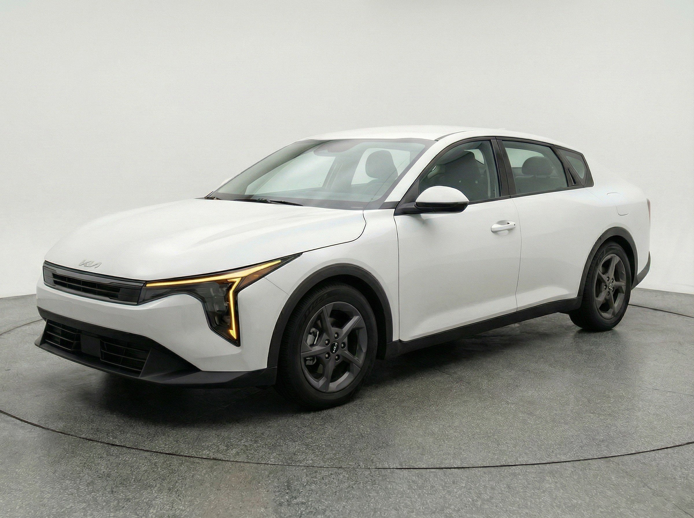 Thumbnail: 2025 Kia K4 - 3