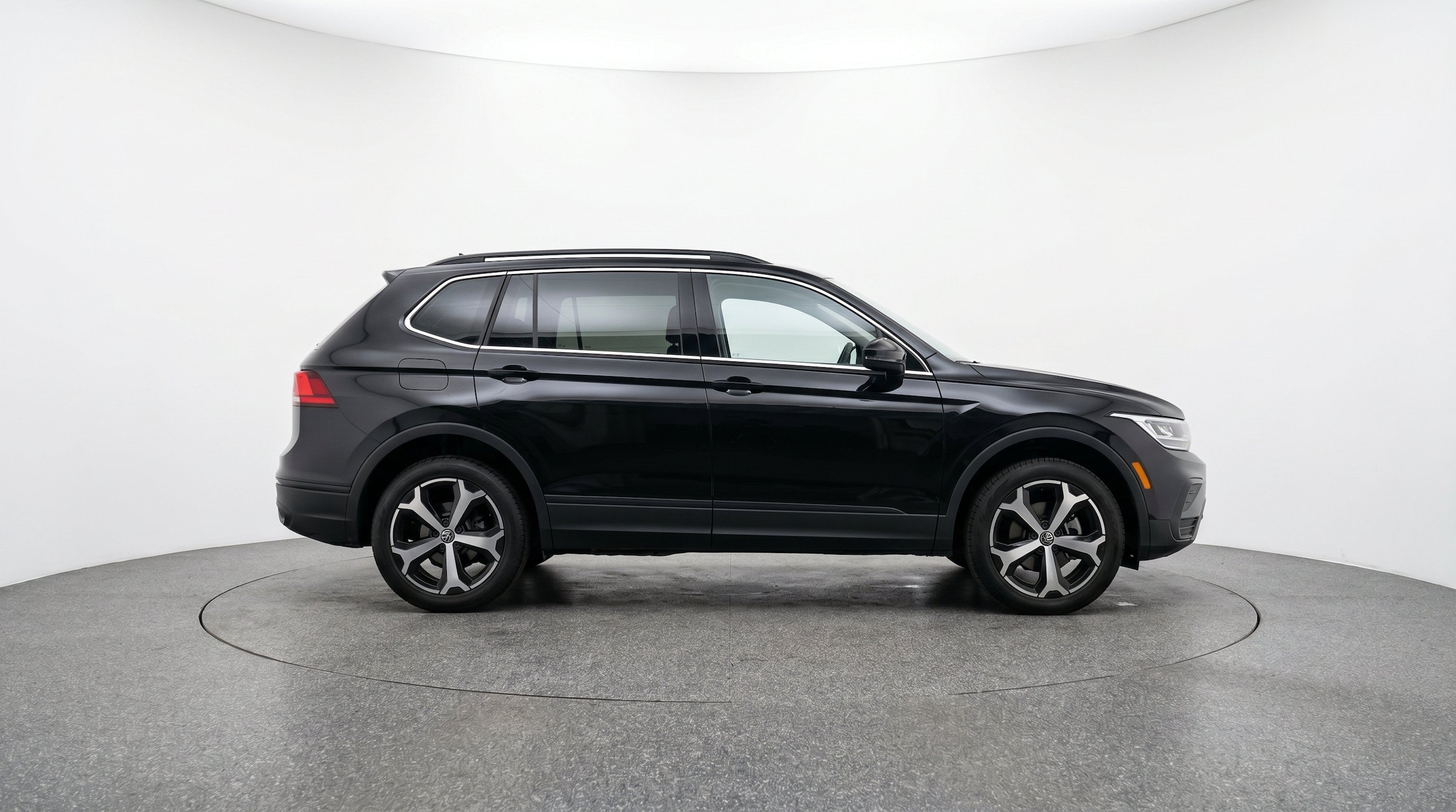 Thumbnail: 2026 Volkswagen Tiguan - 10