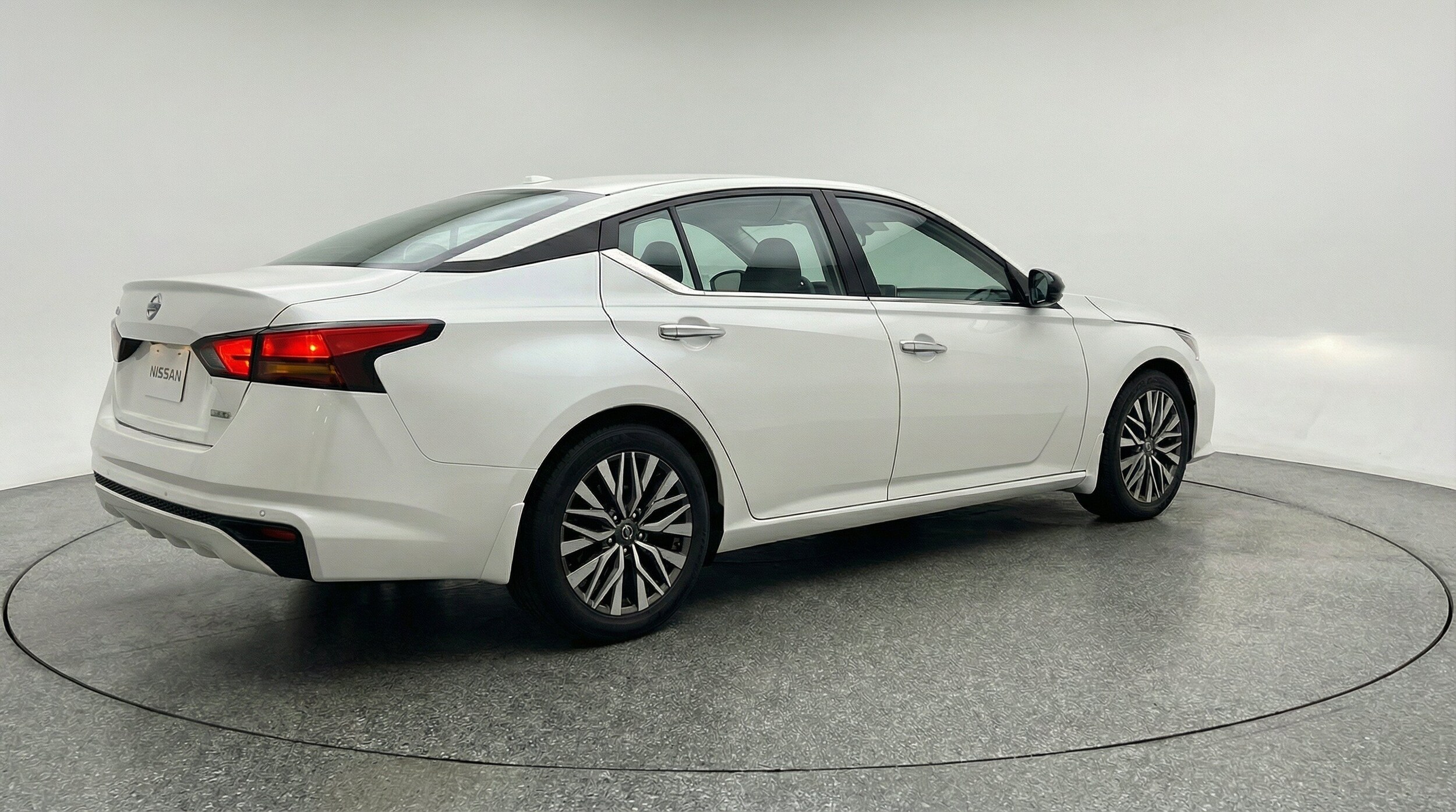 Thumbnail: 2025 Nissan Altima - 9