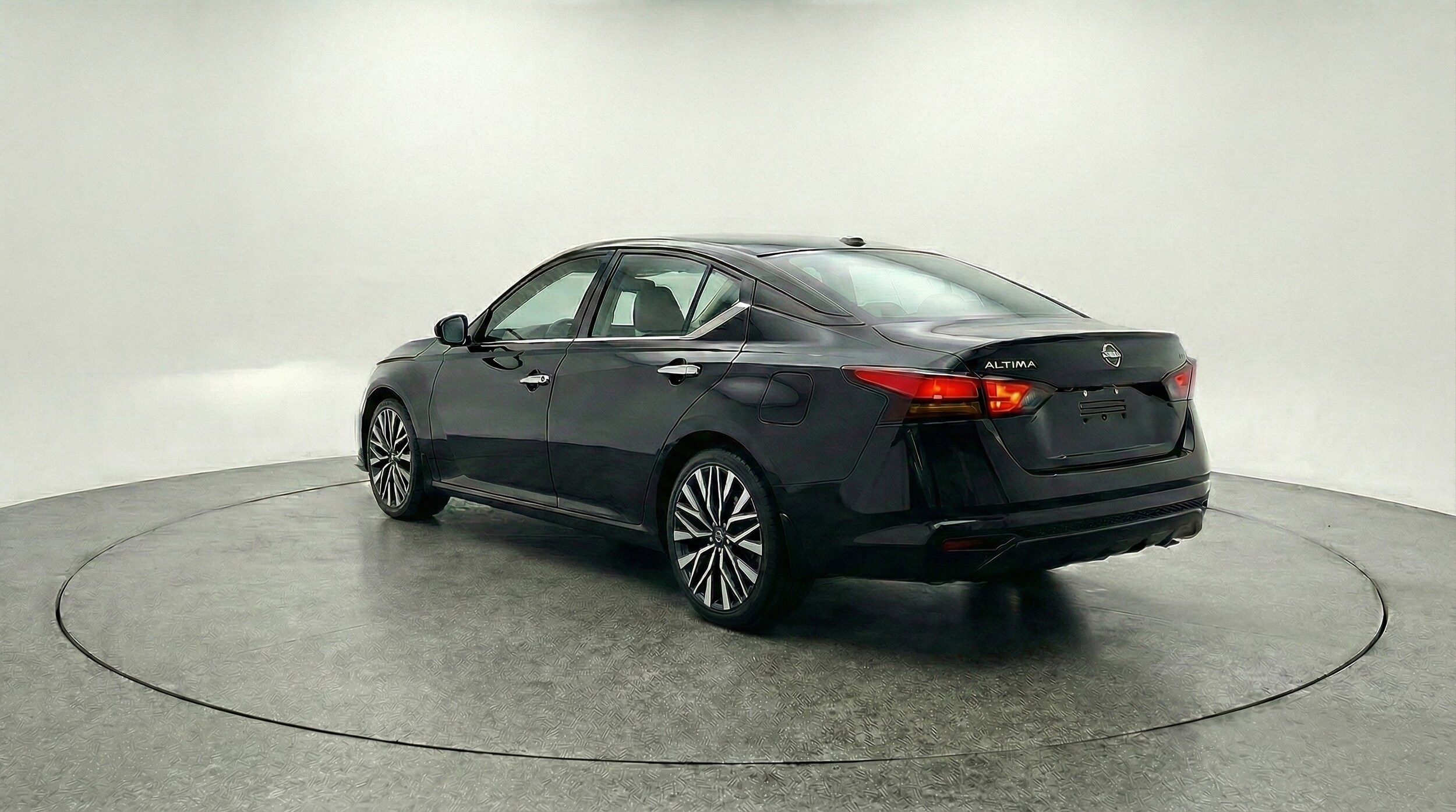 Thumbnail: 2025 Nissan Altima - 5