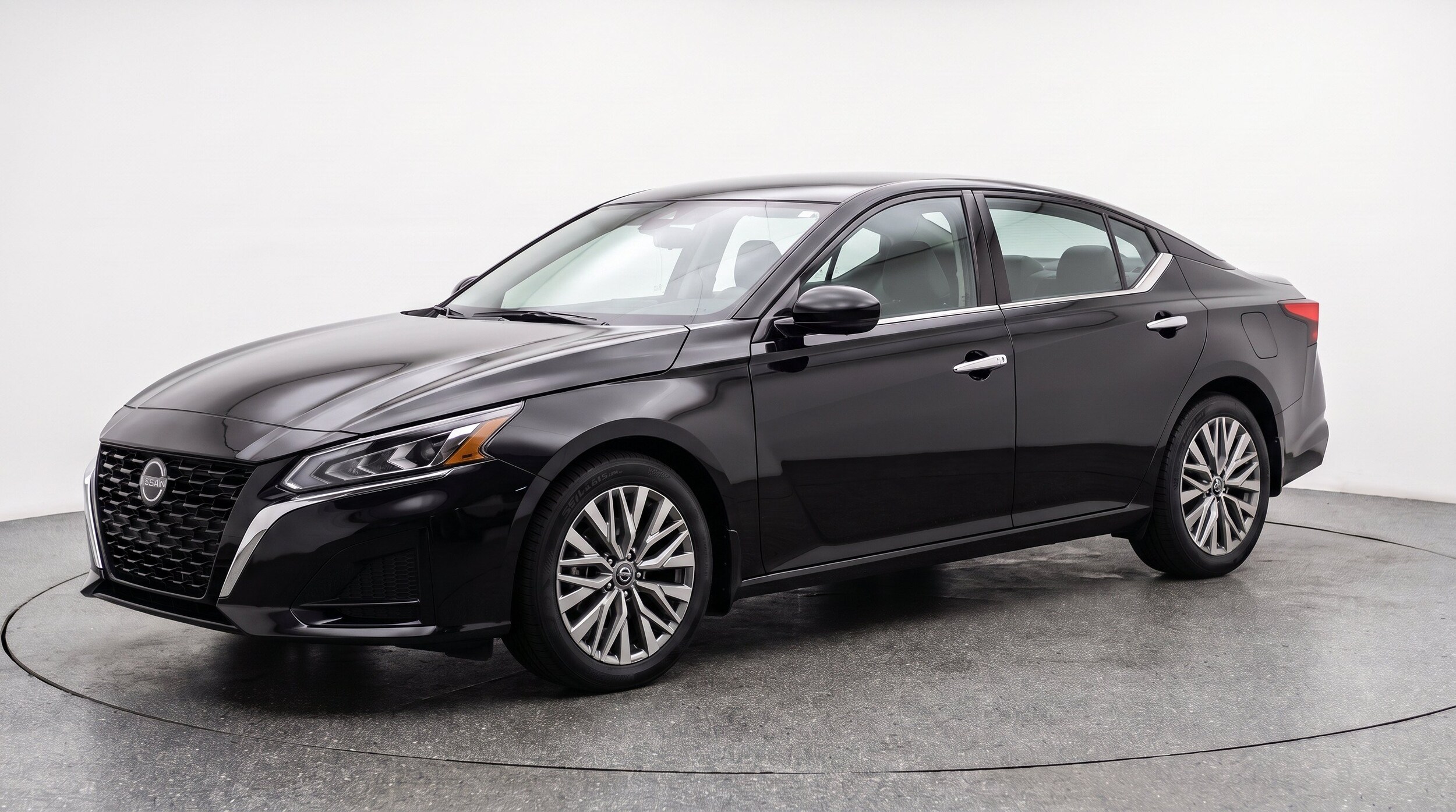 Thumbnail: 2025 Nissan Altima - 3