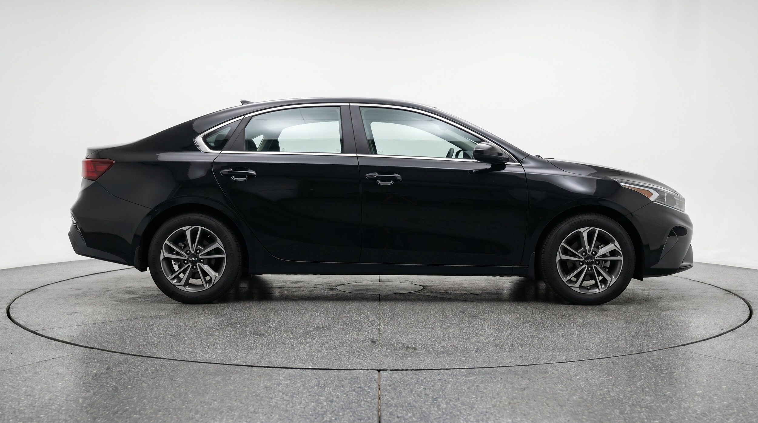 Thumbnail: 2024 Kia Forte - 11