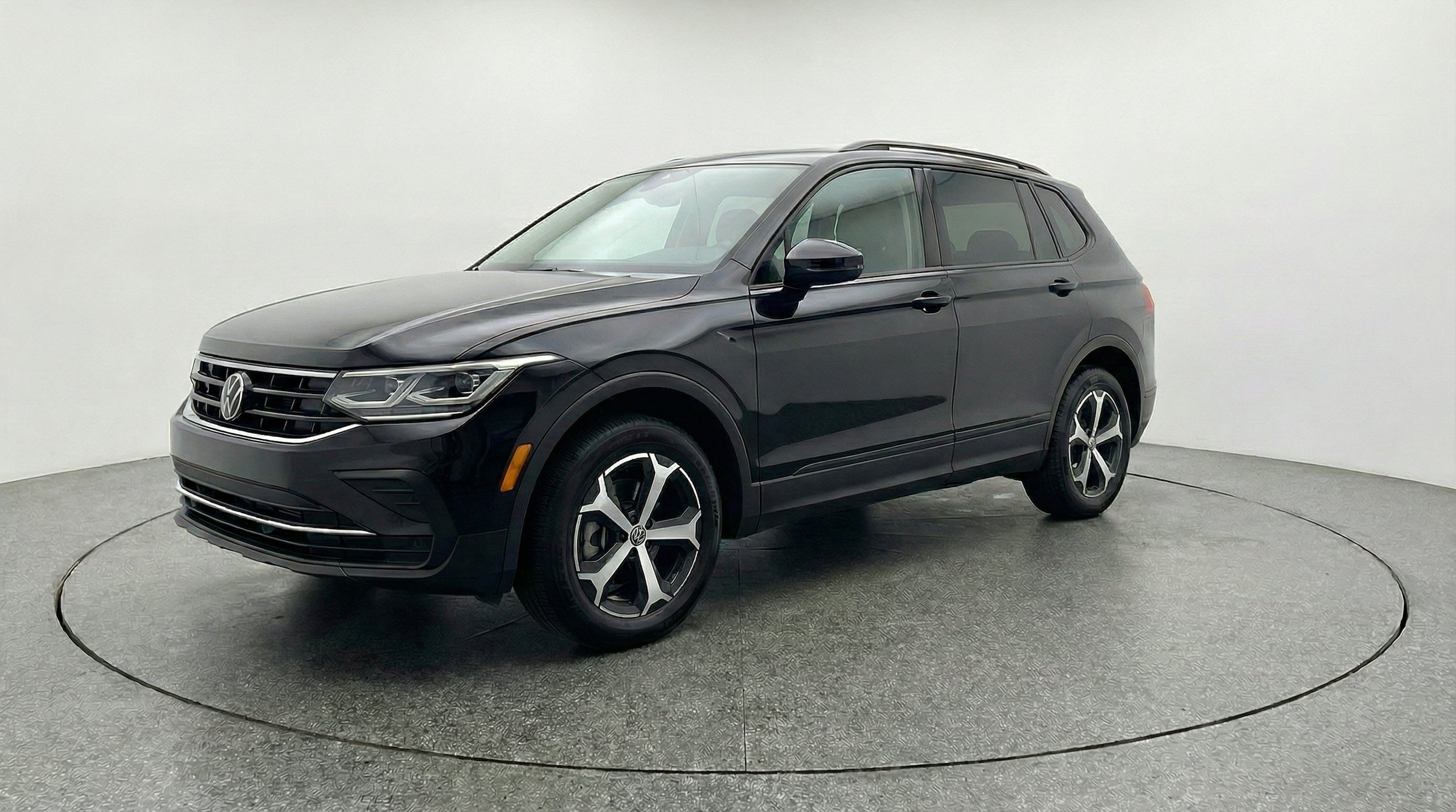 Thumbnail: 2026 Volkswagen Tiguan - 3
