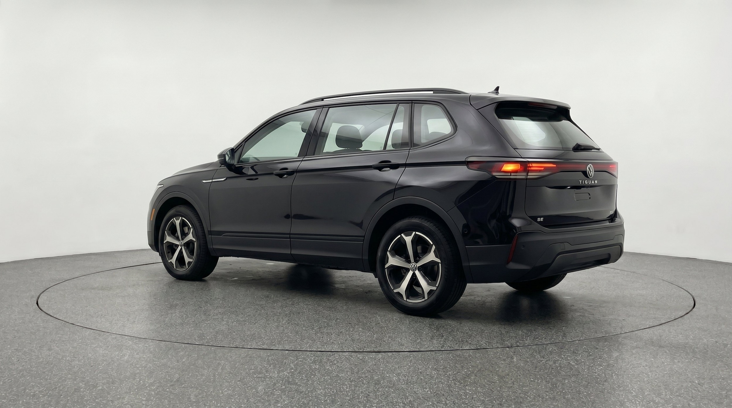 Thumbnail: 2026 Volkswagen Tiguan - 6