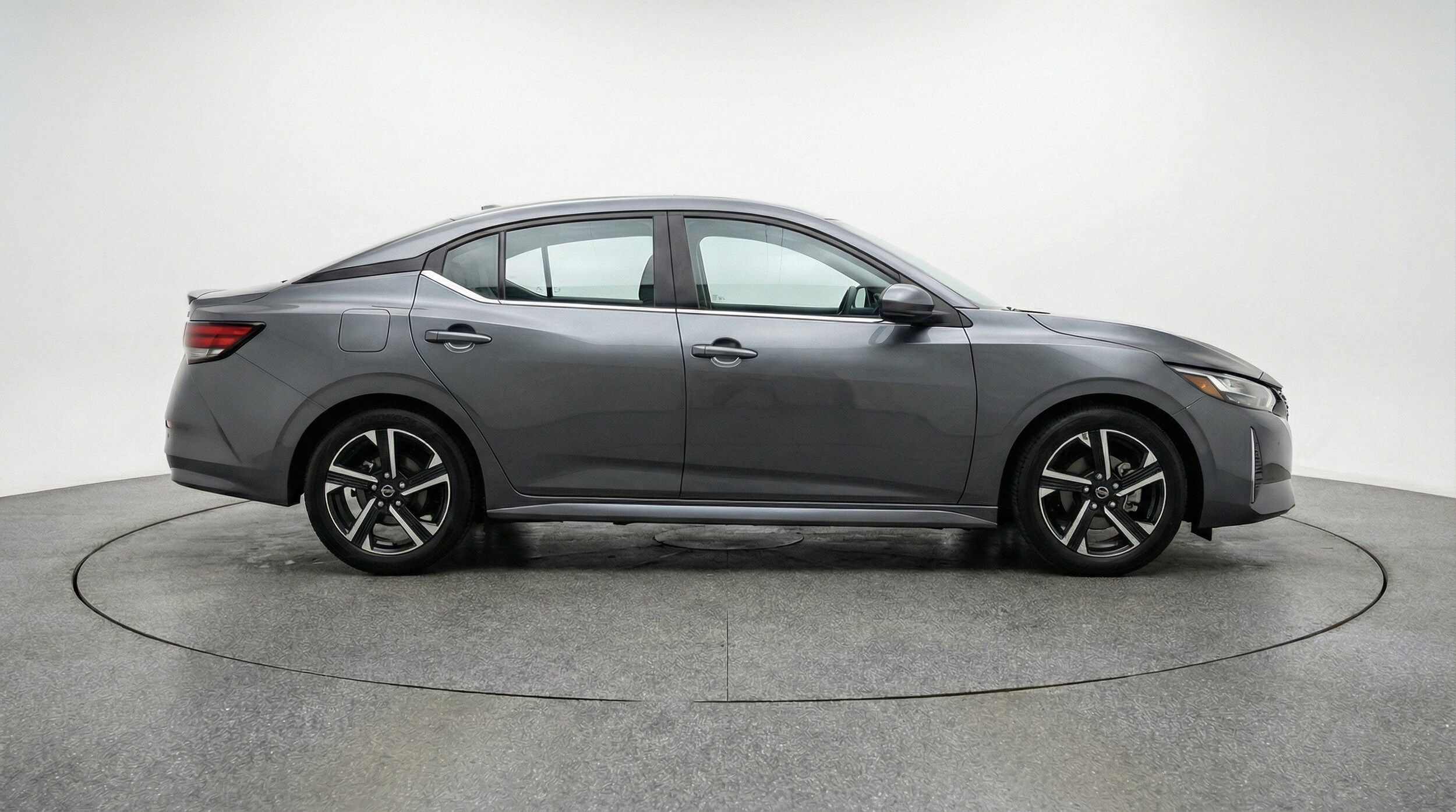 Thumbnail: 2025 Nissan Sentra - 10