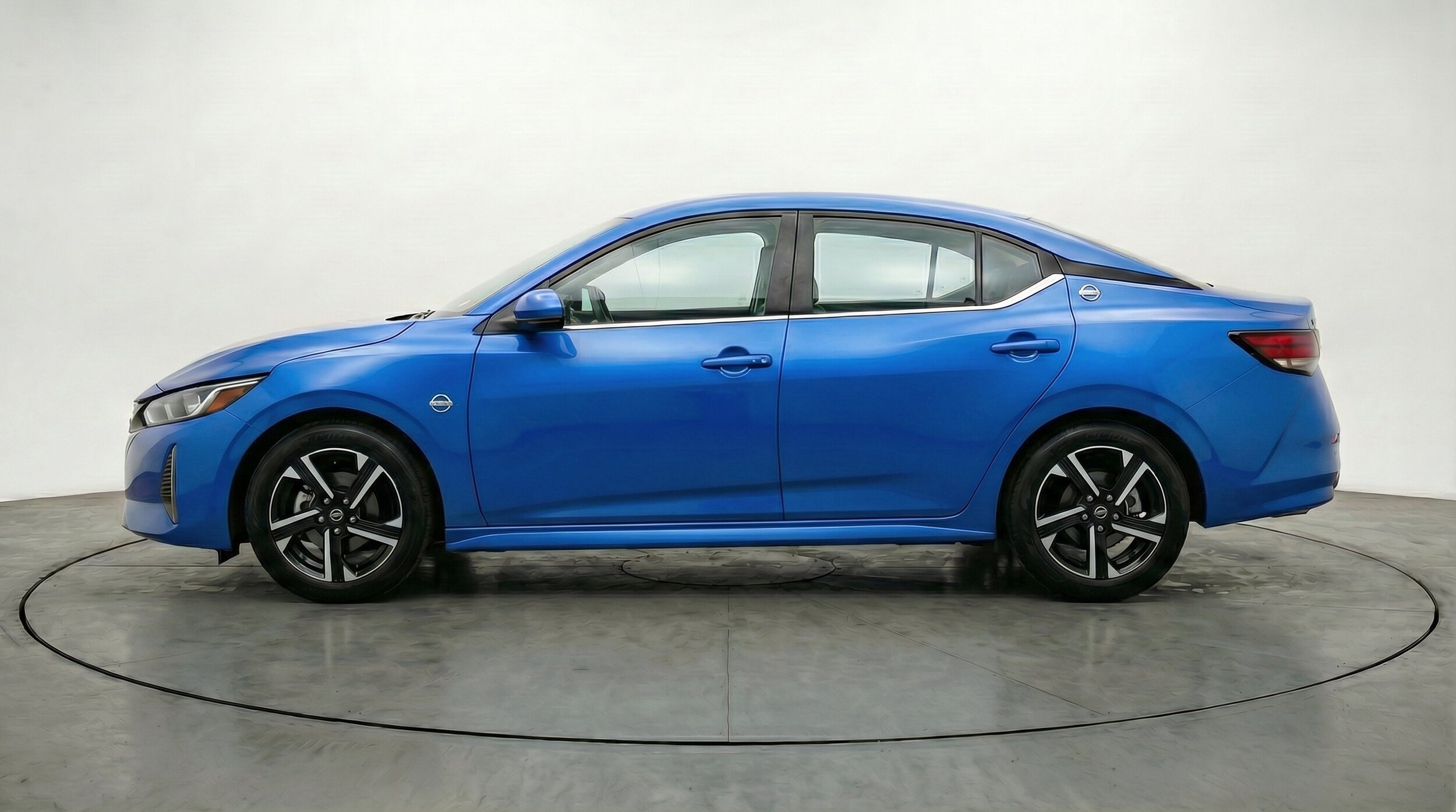 Thumbnail: 2025 Nissan Sentra - 5