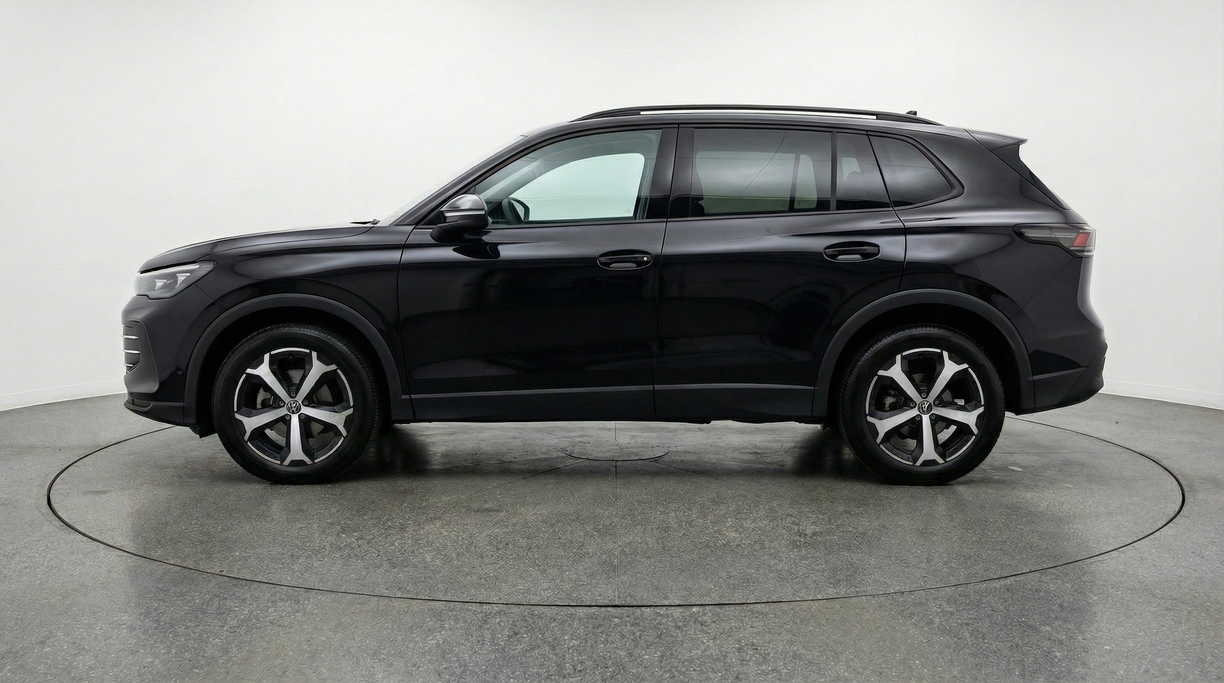 Thumbnail: 2026 Volkswagen Tiguan - 5